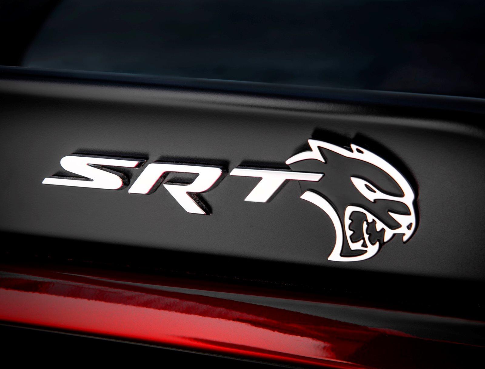 1600x1218 Dodge Challenger SRT Hellcat Exterior Photo