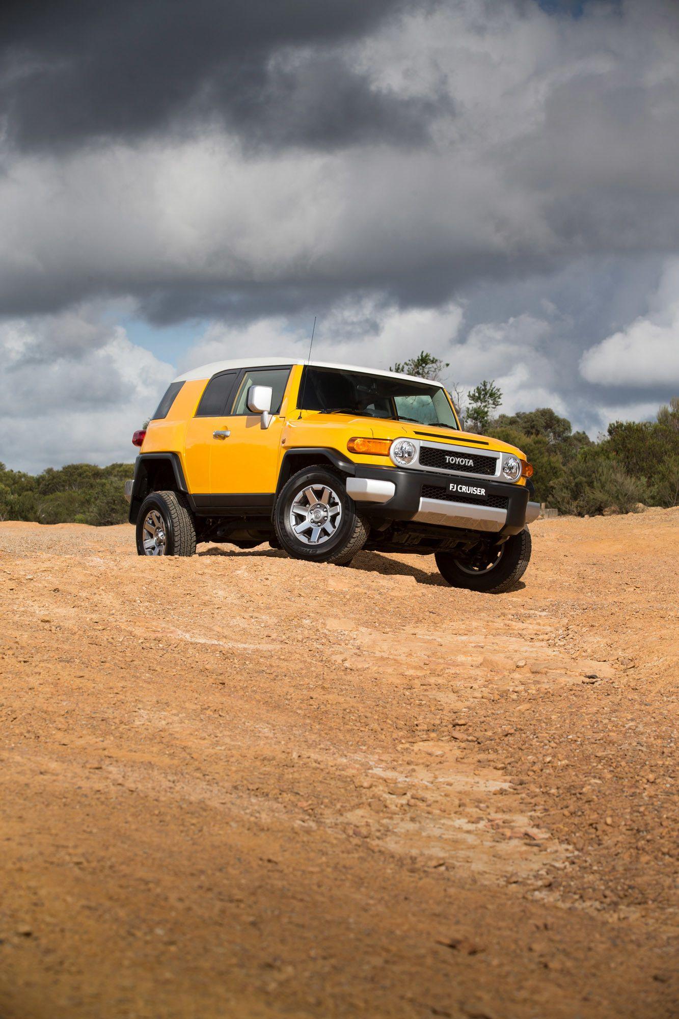 1333x2000 FJ Cruiser iPhone Wallpaper