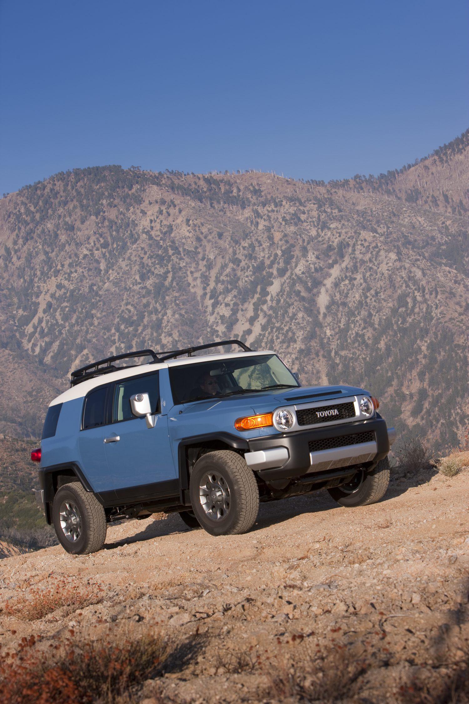 1500x2250 2014 Toyota FJ Cruiser 036 USA Newsroom