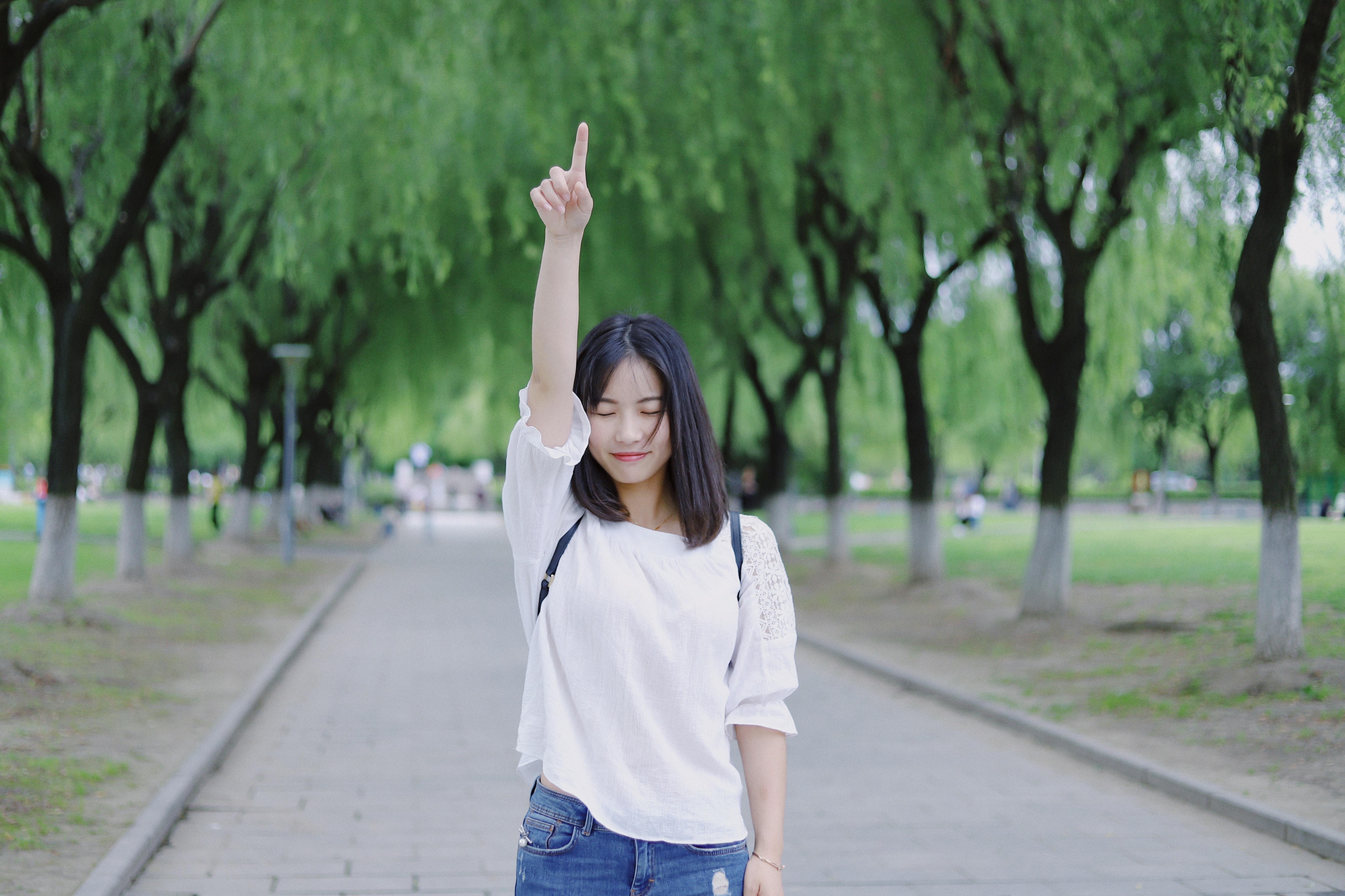 5782x3851 5782x3851 jesus, Free image, worship, praise, pointing up, god, christian, point, female, sky, woman, looking up, denim, outdoors Gallery HD Wallpaper