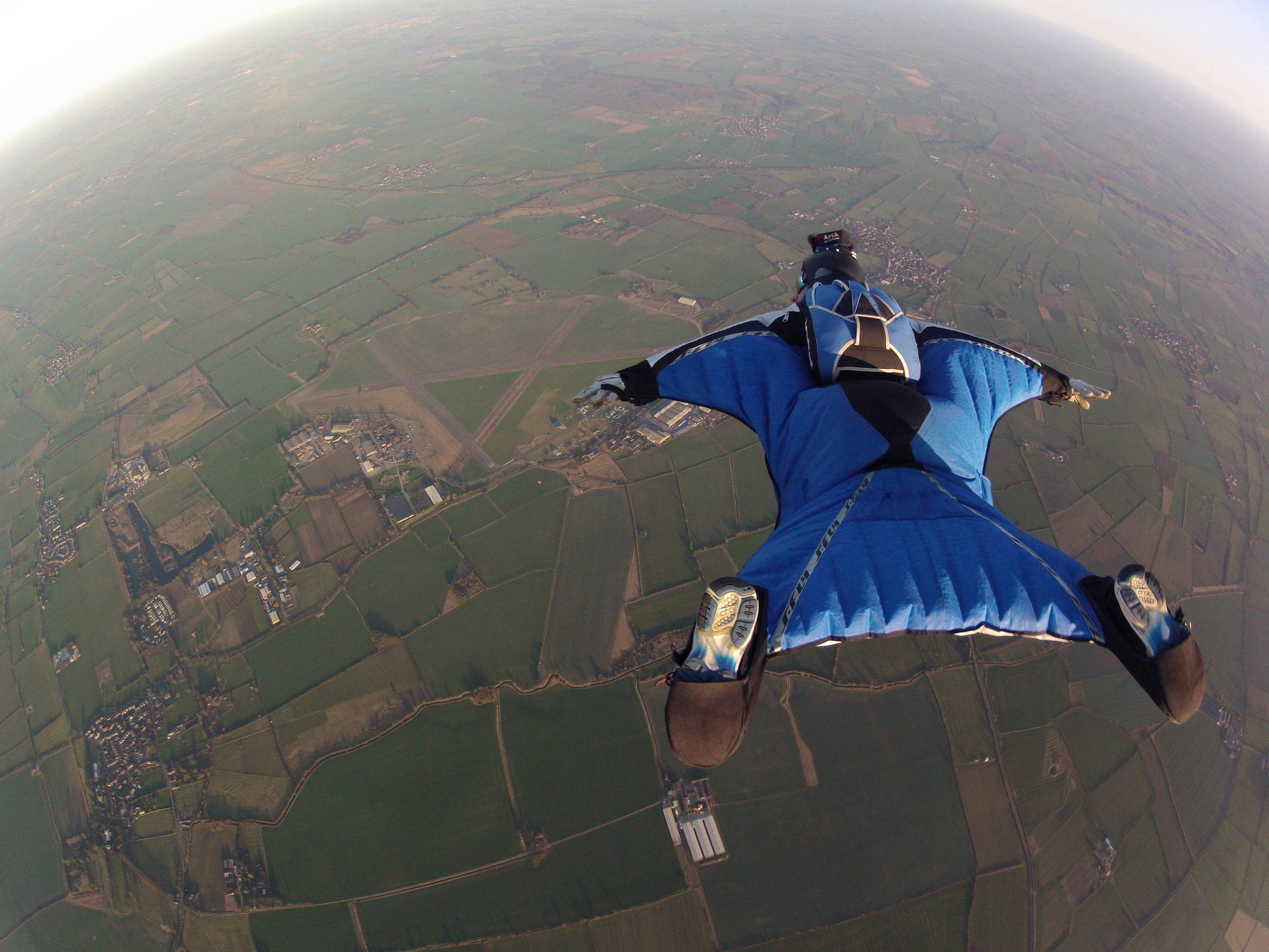 3072x2304 Wingsuit Wallpaper
