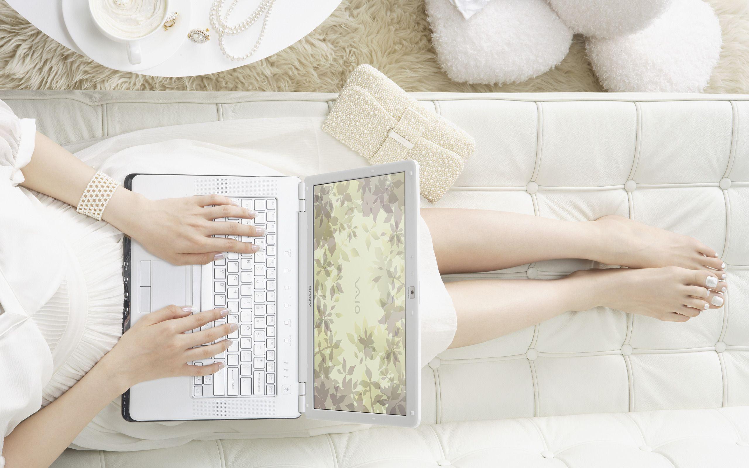 2560x1600 White laptop wallpaper and image, picture, photo