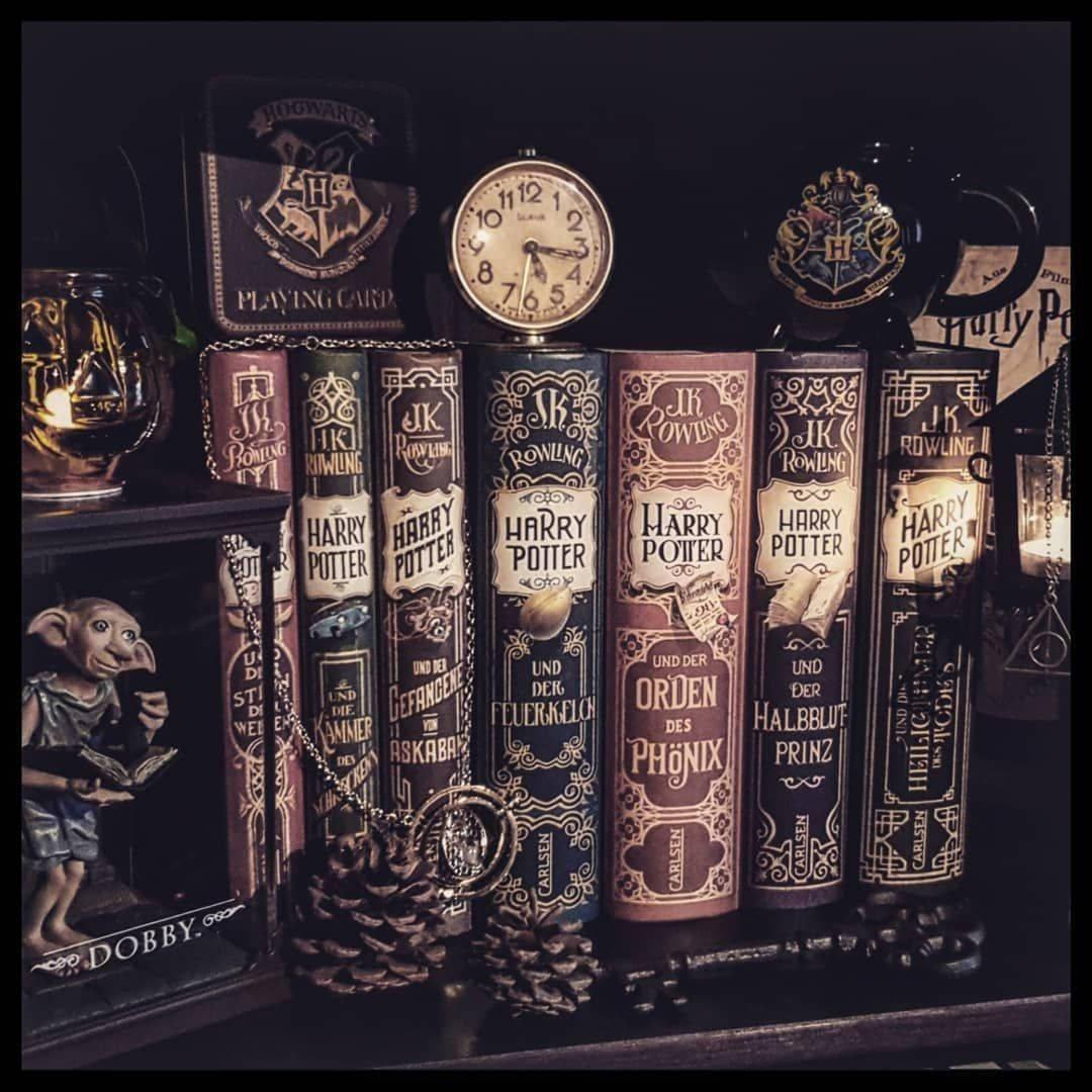 1080x1080 Download Aesthetic Harry Potter Books Wallpaper
