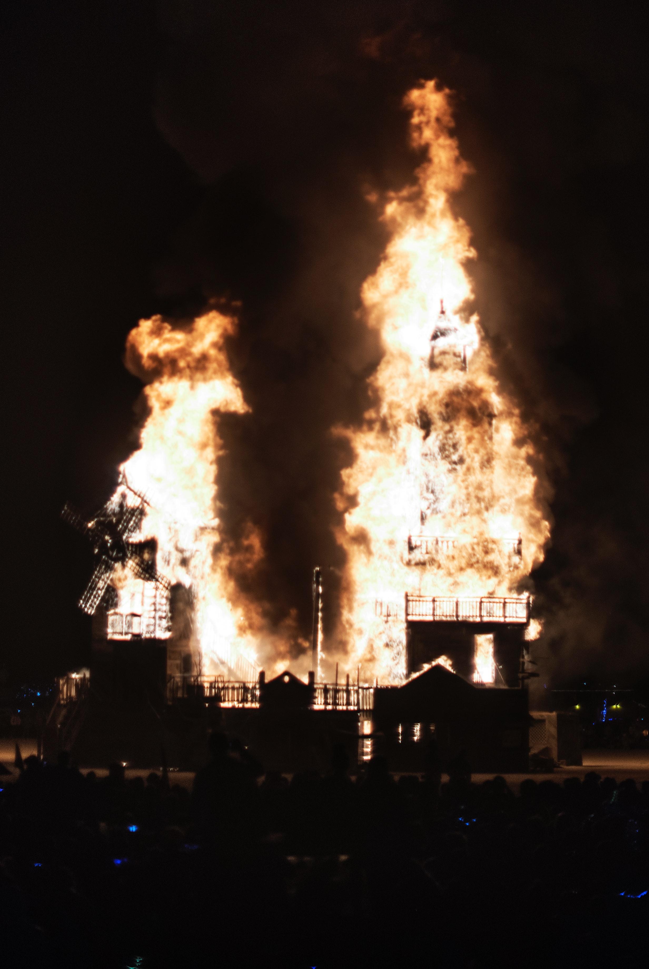 2465x3677 Burning House Photo, Download Free Burning House & HD Image