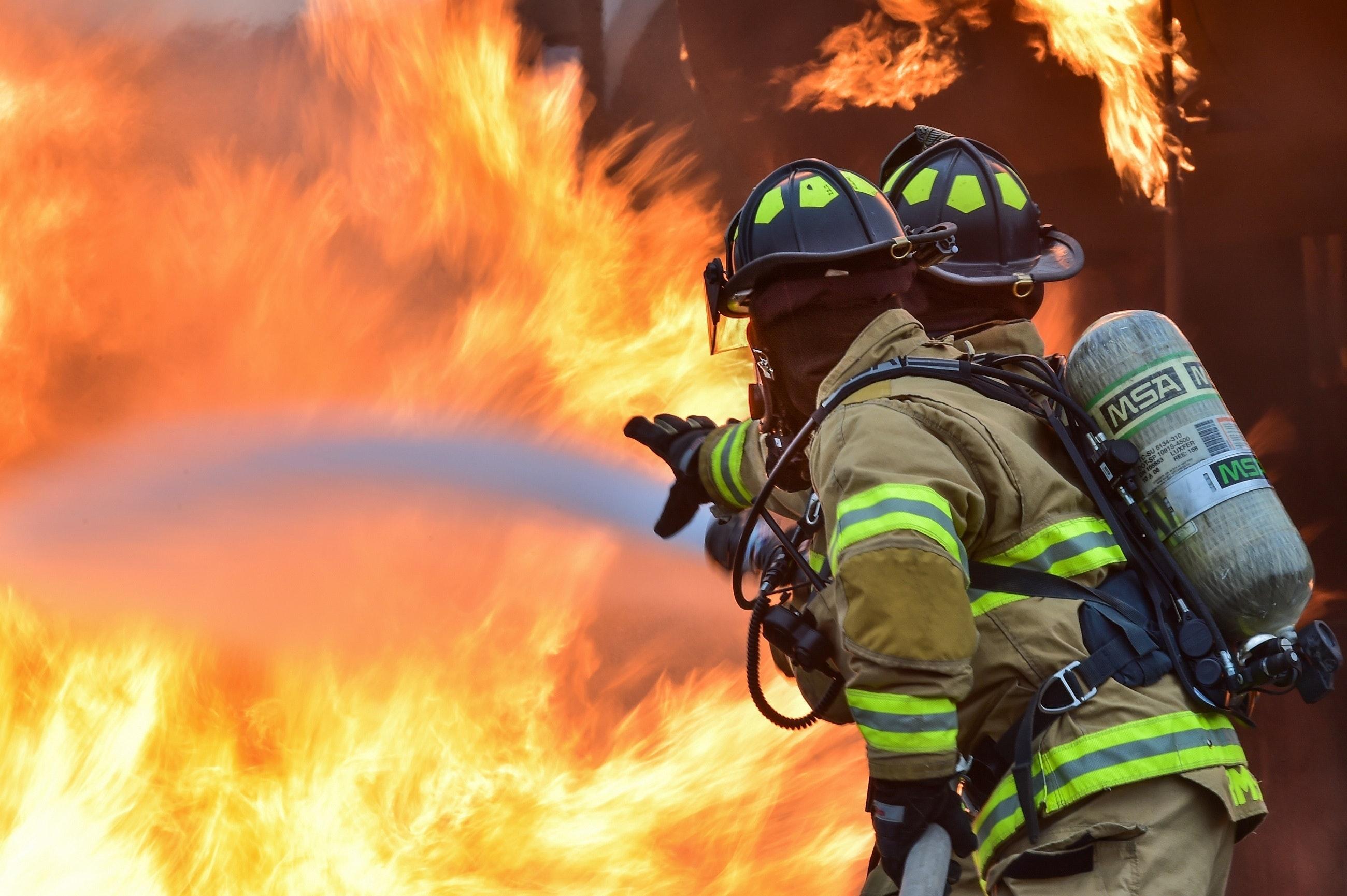 2600x1730 House Fire Photo, Download Free House Fire & HD Image