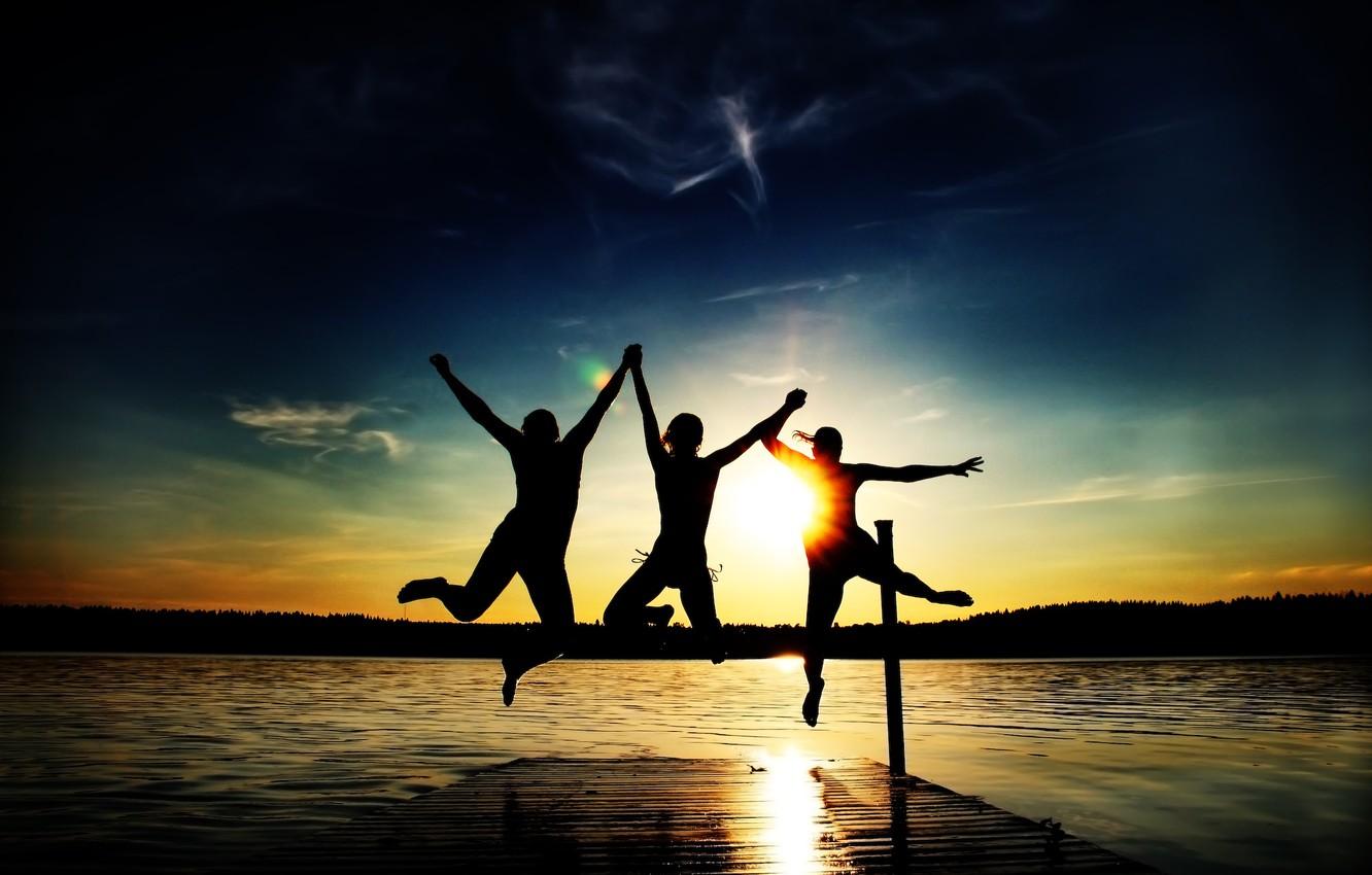 1332x850 Wallpaper beach, summer, the sun, joy, sunset, lake, people, jump, stay, mood, the evening, three, mood image for desktop, section настроения