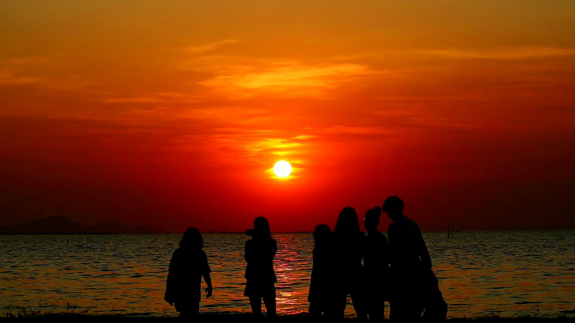 1920x1080 Silhouette of Friends at The Beach During Sunset