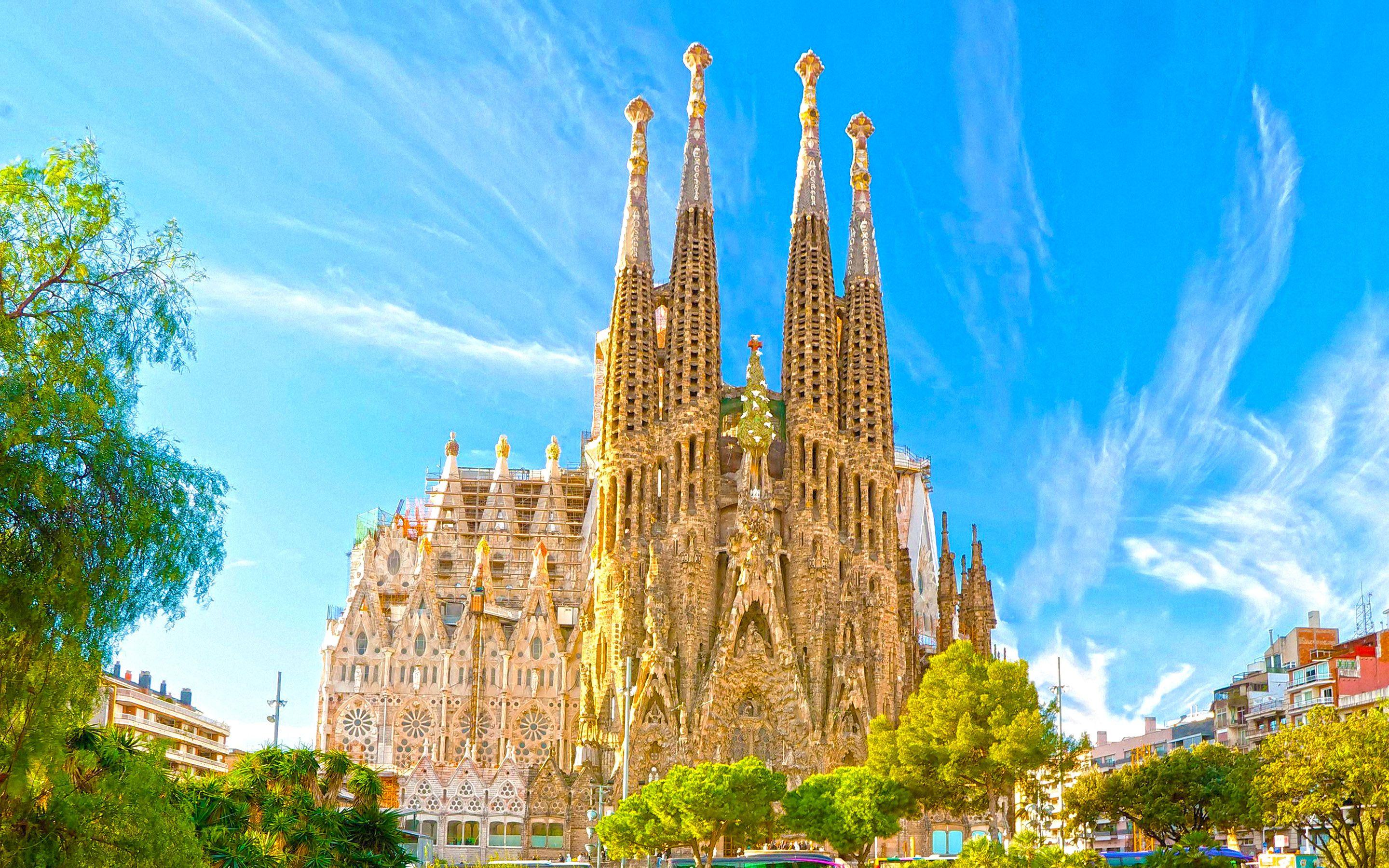 2880x1800 La Sagrada Familia Wallpaper