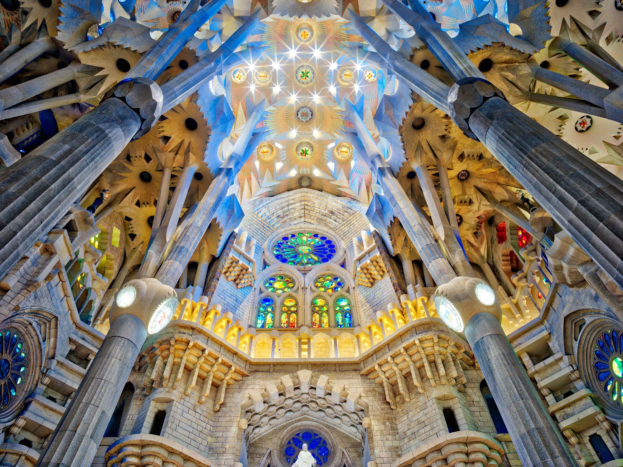 2048x1535 Sagrada Família HD Wallpaper
