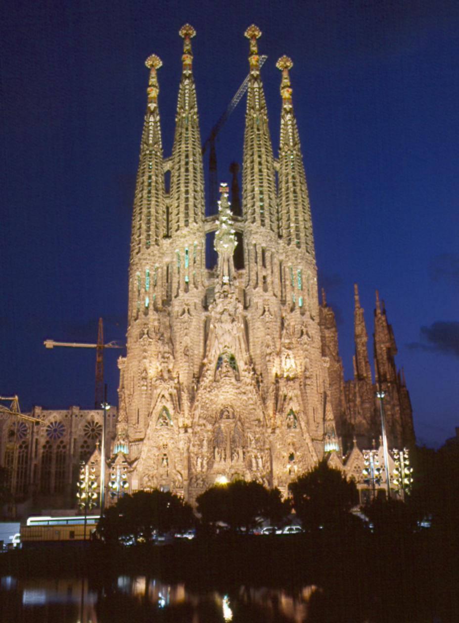 928x1258 Download Sagrada Familia Evening Night Wallpaper