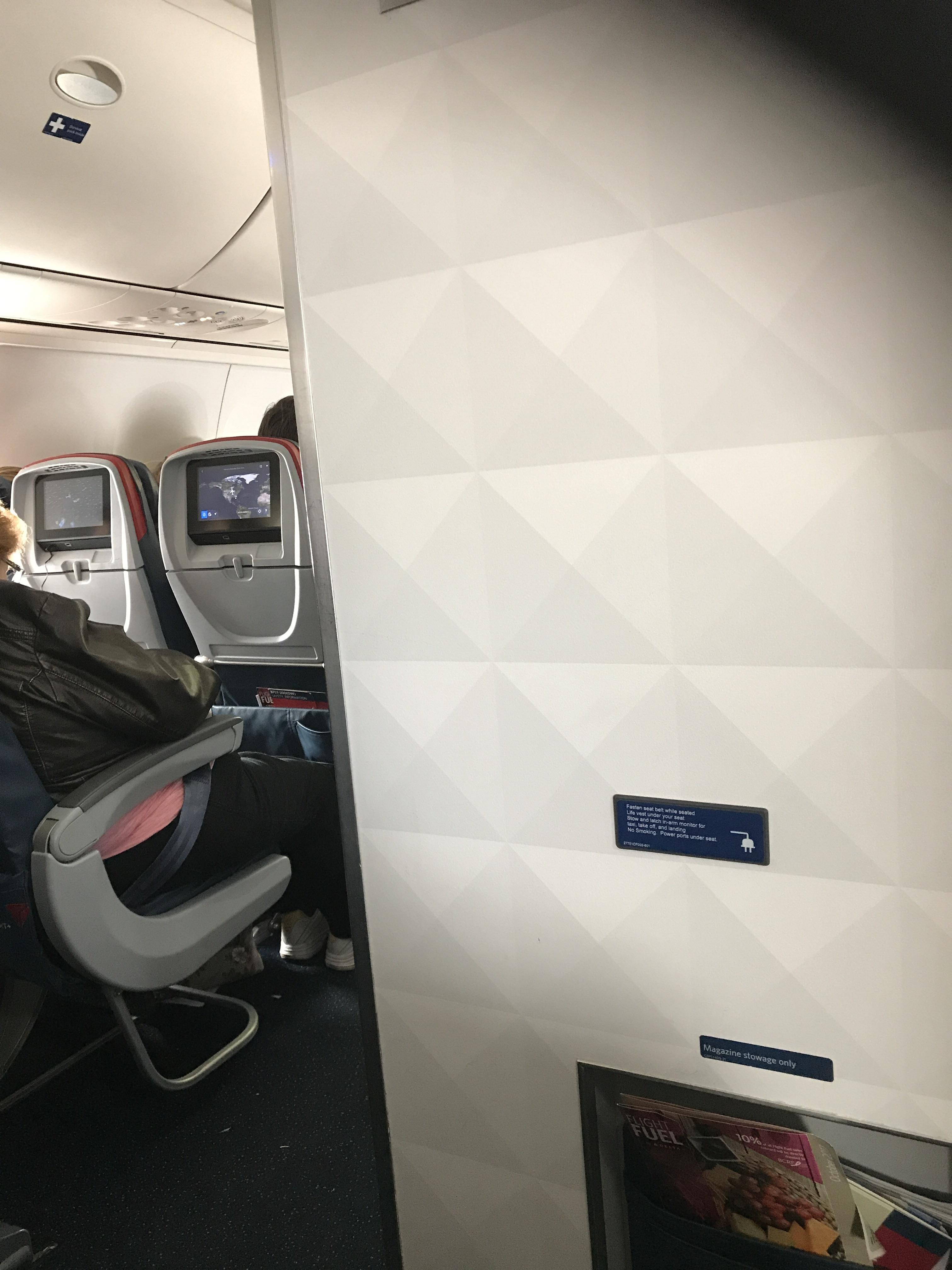 3024x4032 The 3D effect of this wallpaper on a Delta flight