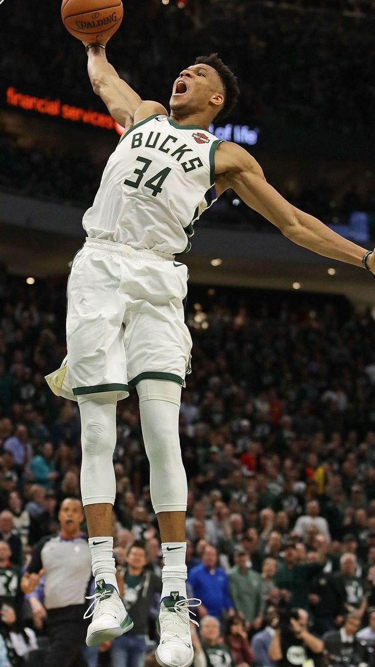 Freaksgiving: Giannis Antetokounmpo is now a point guard, a center