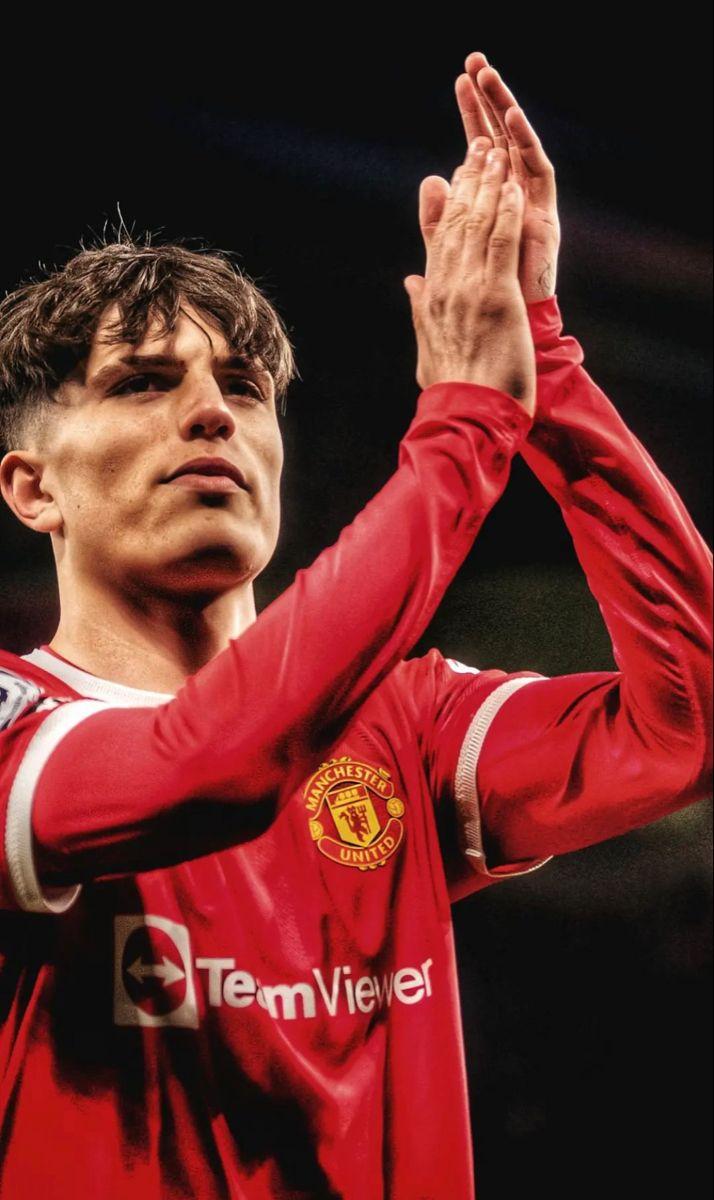 714x1200 Garnacho. Ronaldo free kick, Manchester united fans, Manchester united players