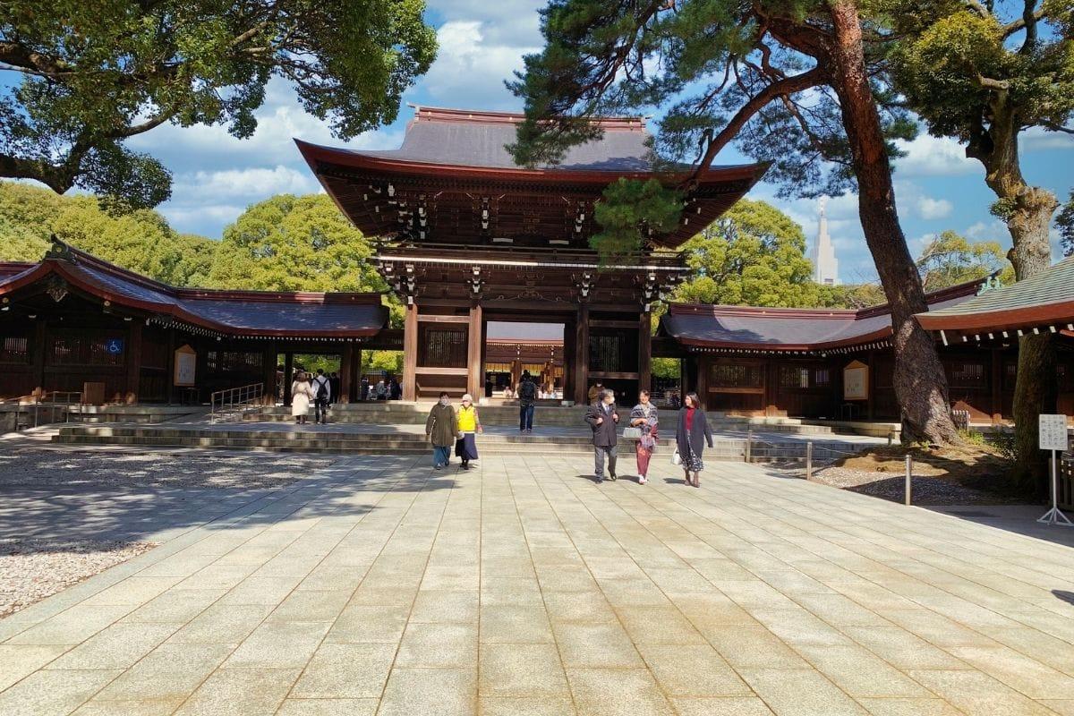 1200x800 Meiji Shrine is the biggest Shinto shrine in Tokyo