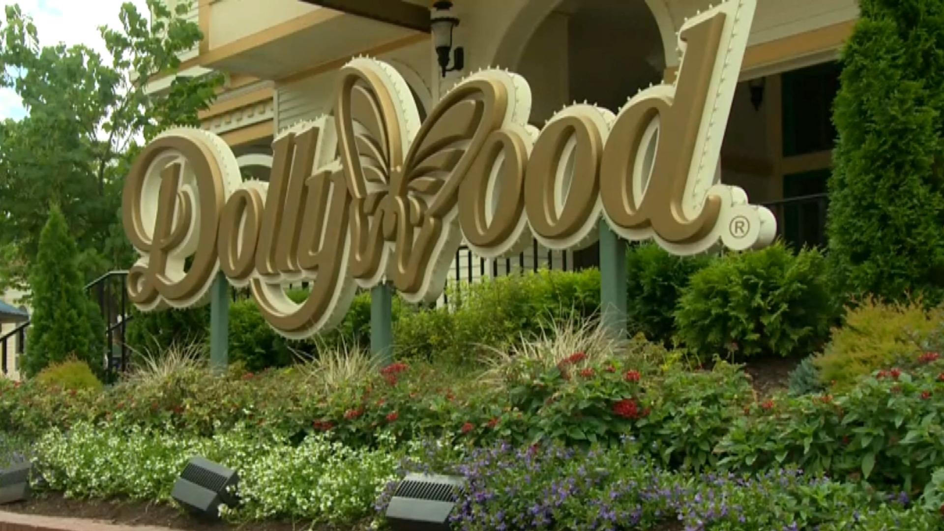 1920x1080 Watch CBS Evening News: Dollywood closes ride after deadly Florida accident