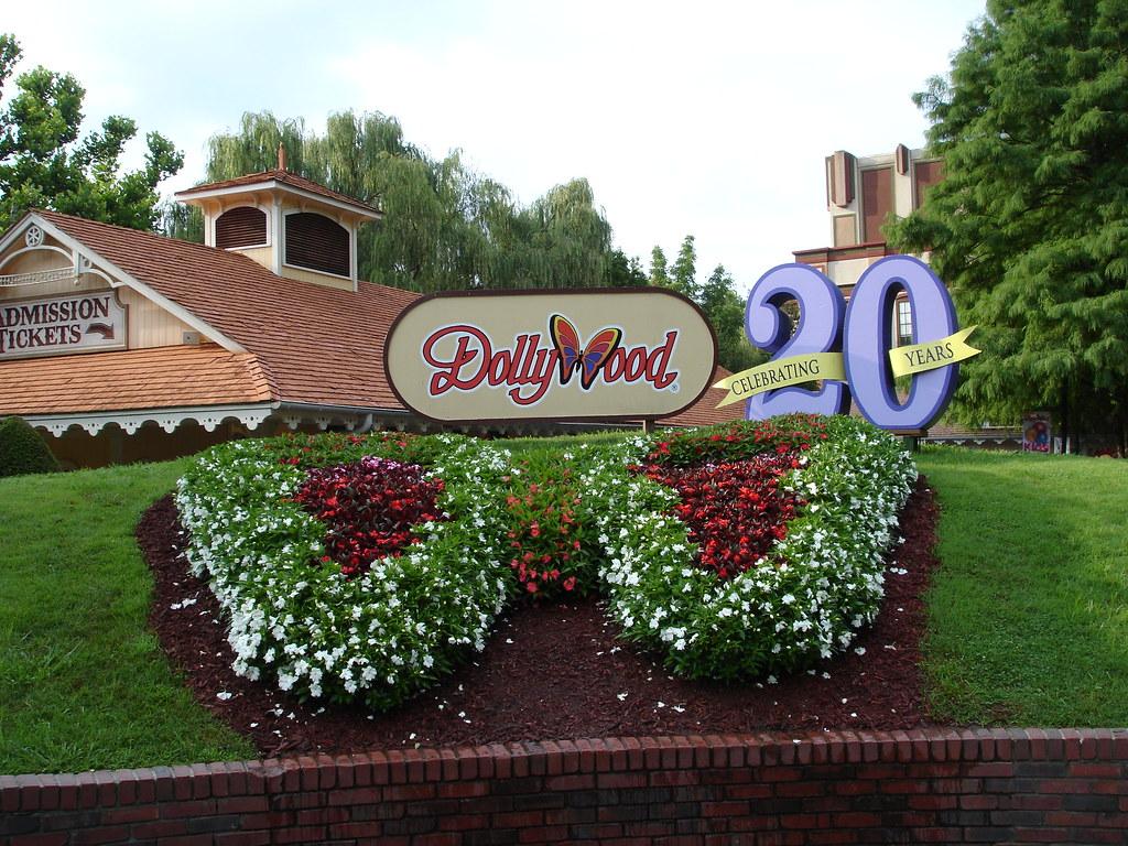 1024x768 Dollywood in Pigeon Forge, Tennessee. Main entrance into Do