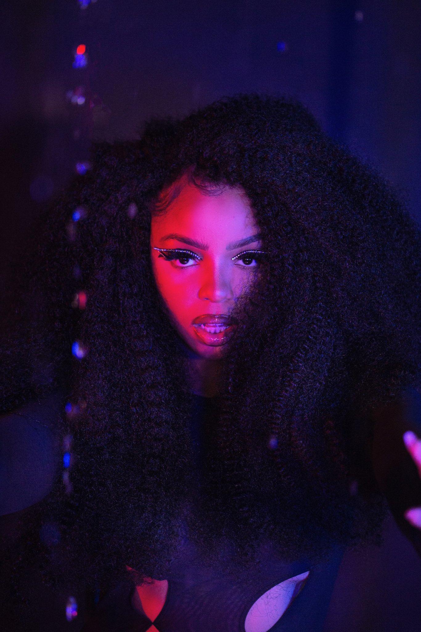 Chloe Bailey Wallpapers - Top Free Chloe Bailey Backgrounds