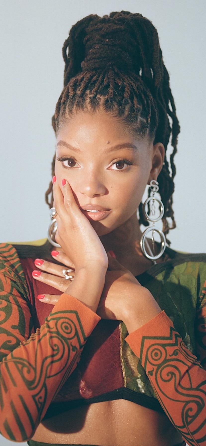 828x1792 halle bailey lockscreens