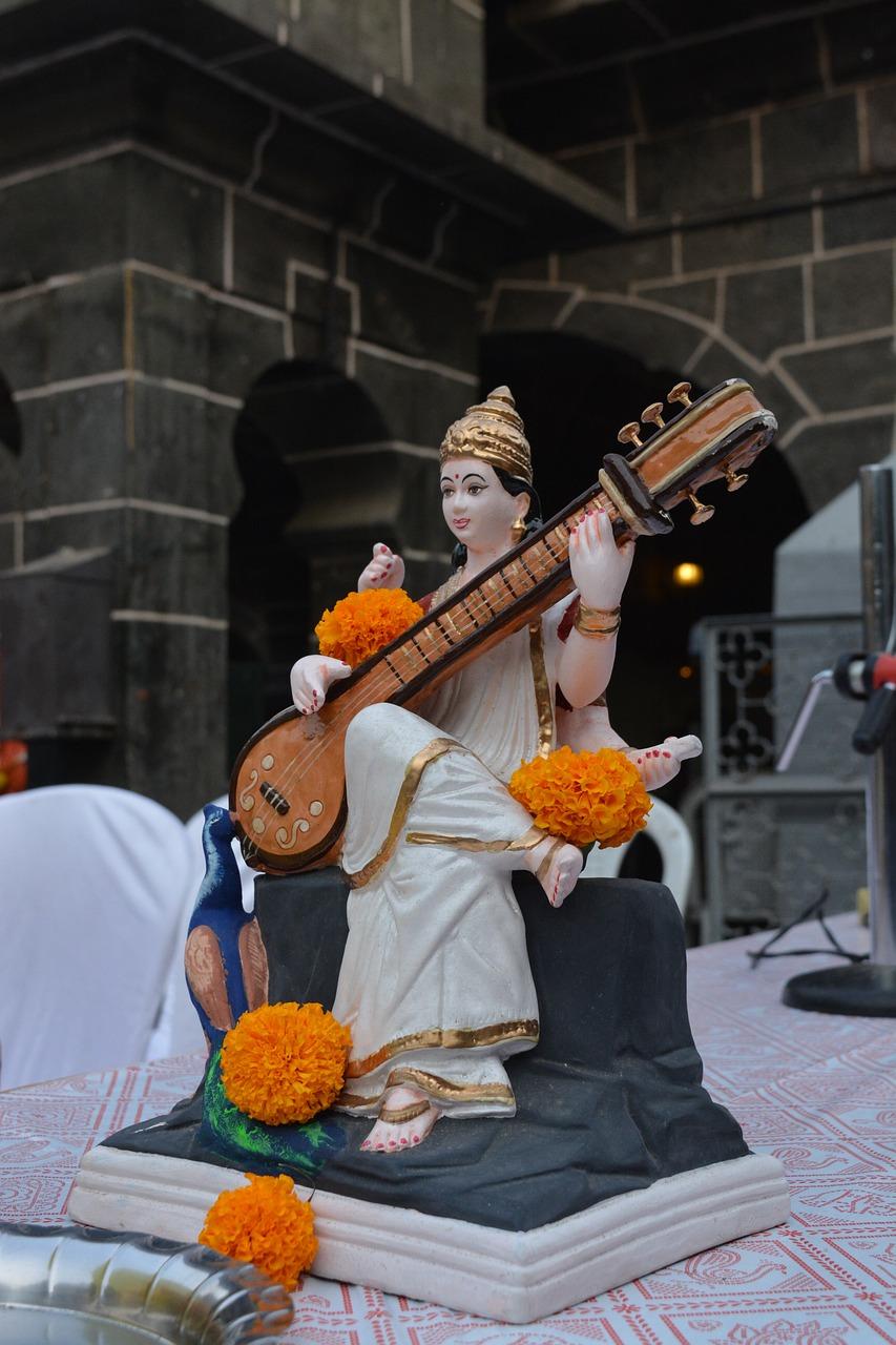 853x1280 Saraswati Idol Goddess
