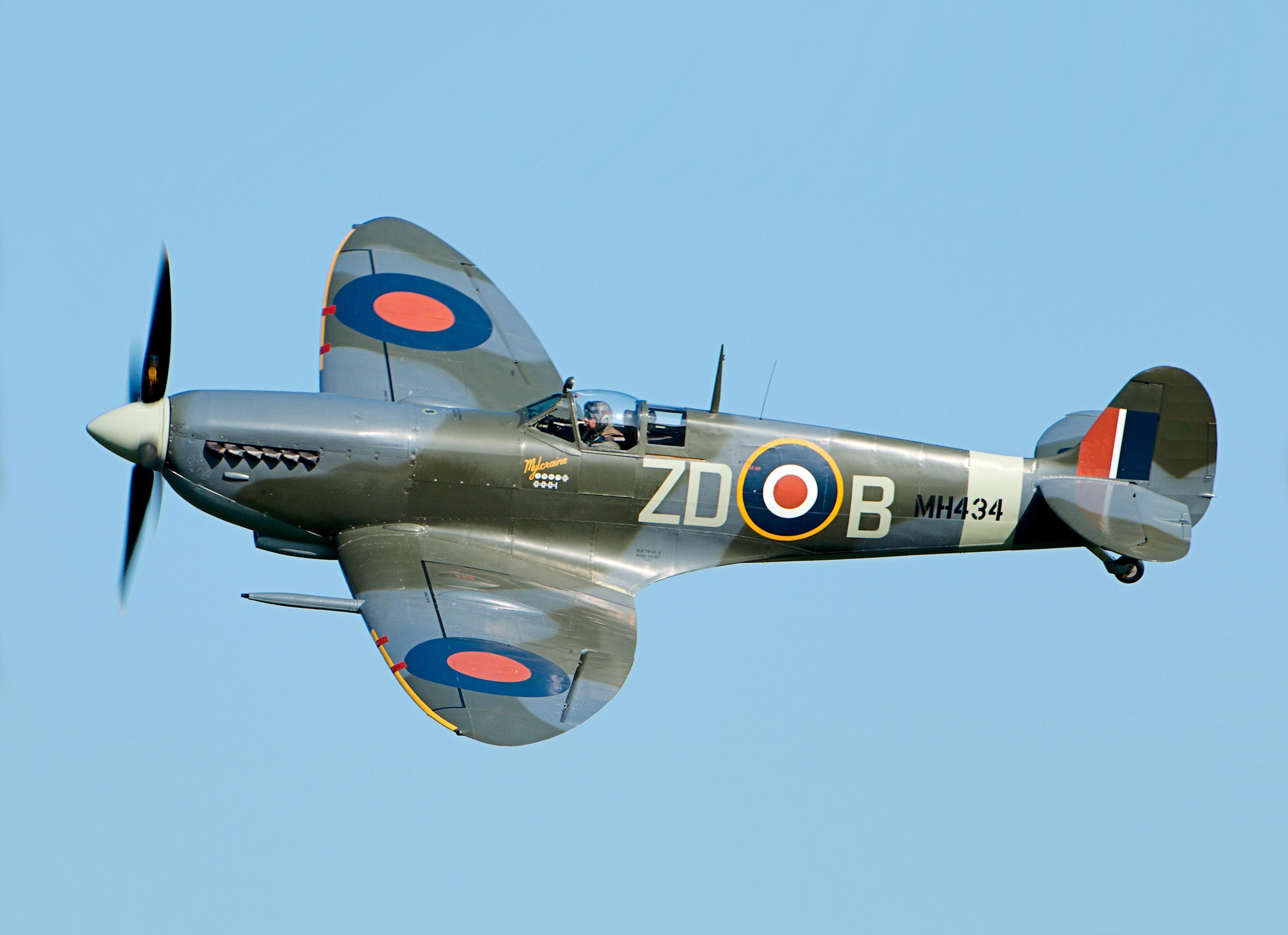 3811x2768 Supermarine Spitfire
