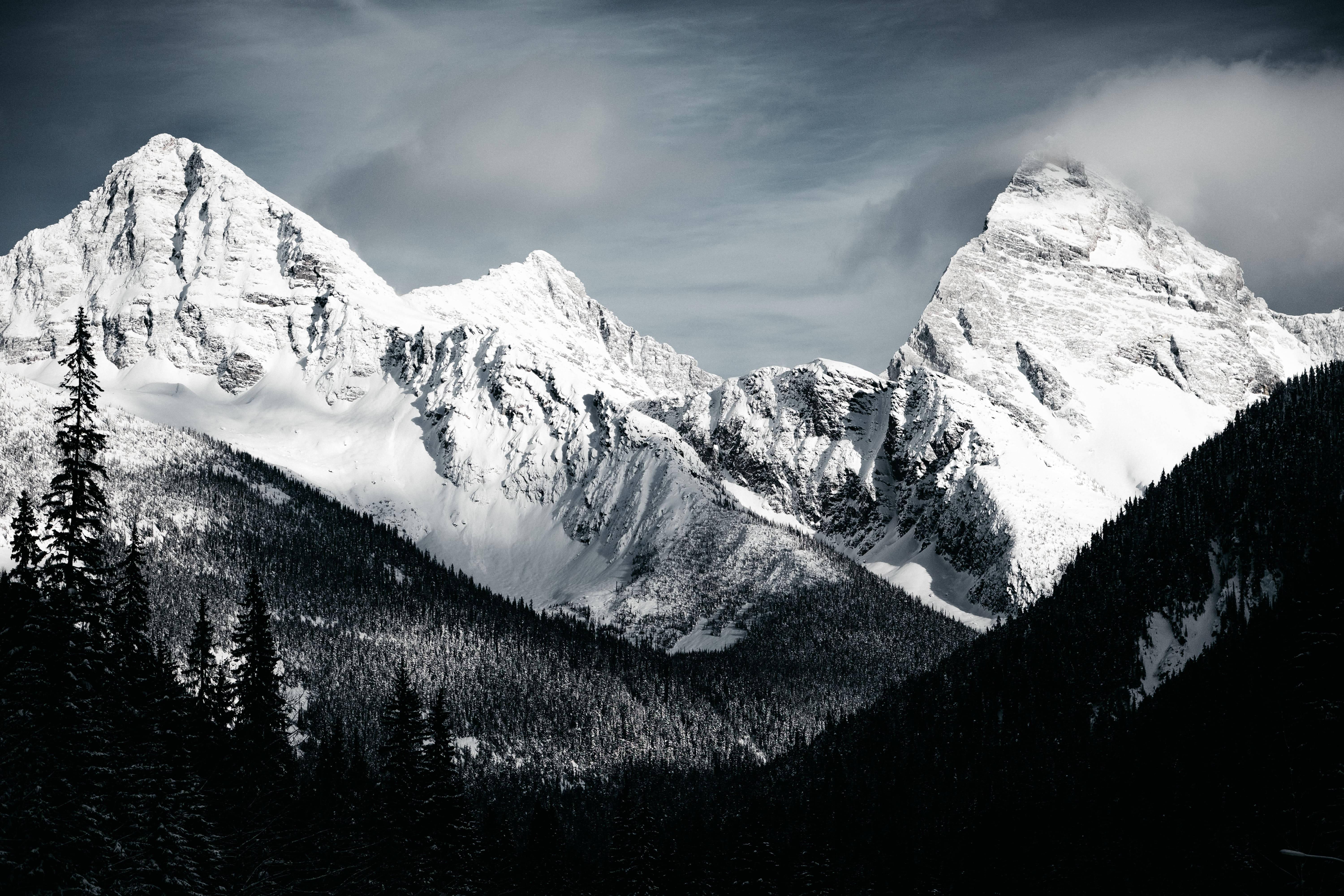 6000x4000 Download Overexposed Snow Mountain Photography Wallpaper