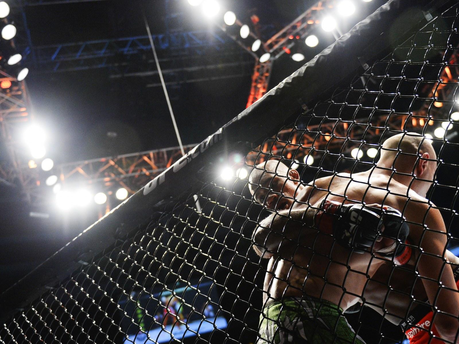 1600x1200 Proposed Dwarf Fight Organized by MMA Star Condemned as 'Unethical'