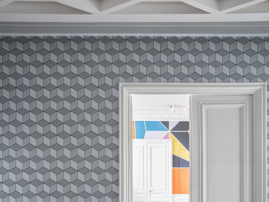 1080x810 Stylish Hallway Wallpaper Ideas and Stairway Wall Decor
