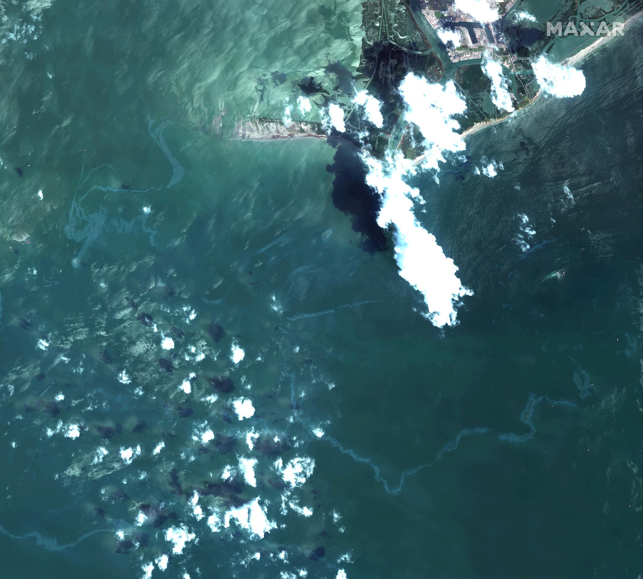 2048x1843 In Hurricane Ida's wake, satellite image show oil slicks in Gulf of Mexico