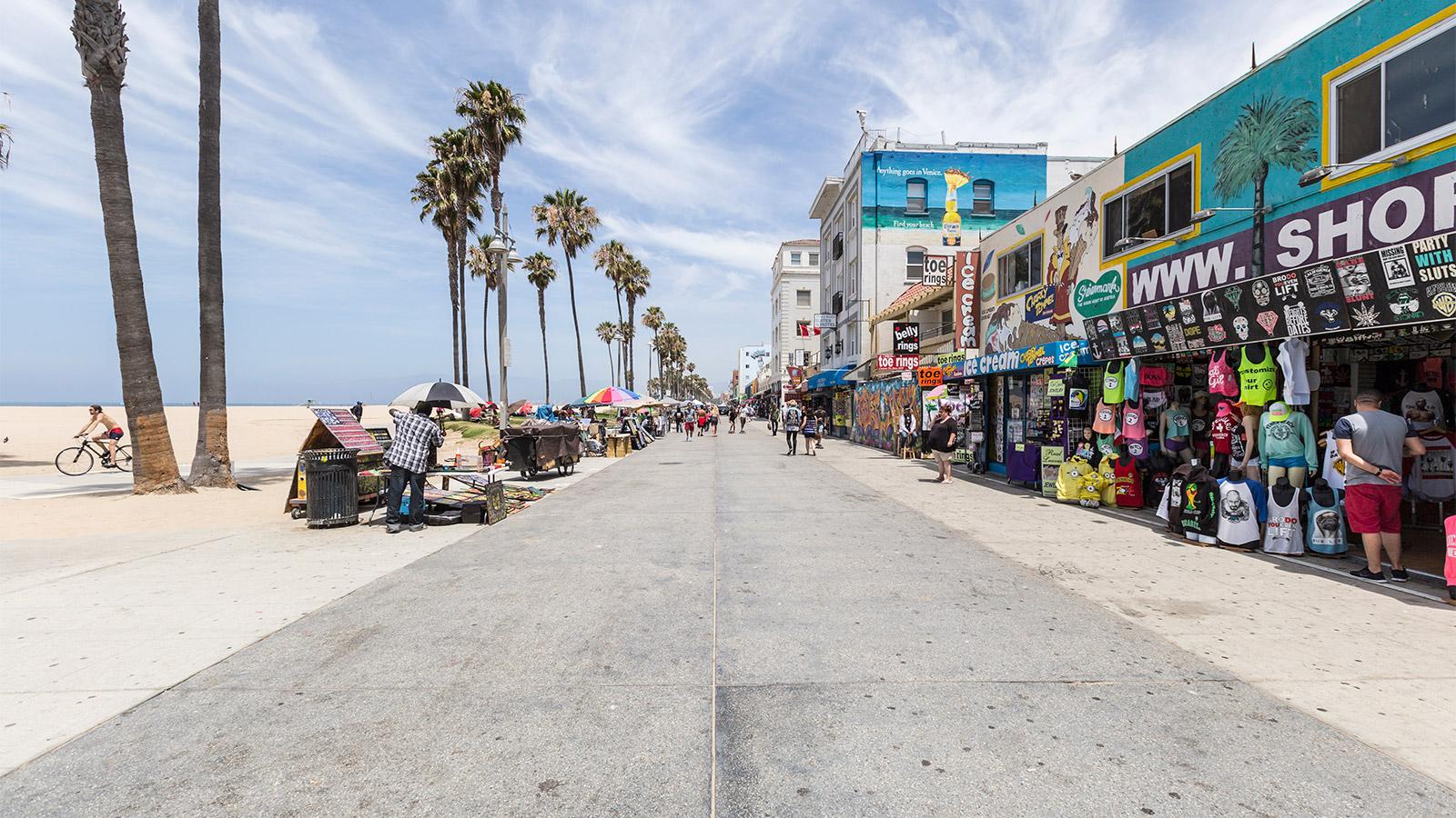 1600x900 Colorful attractions of Venice Beach, California (photos)