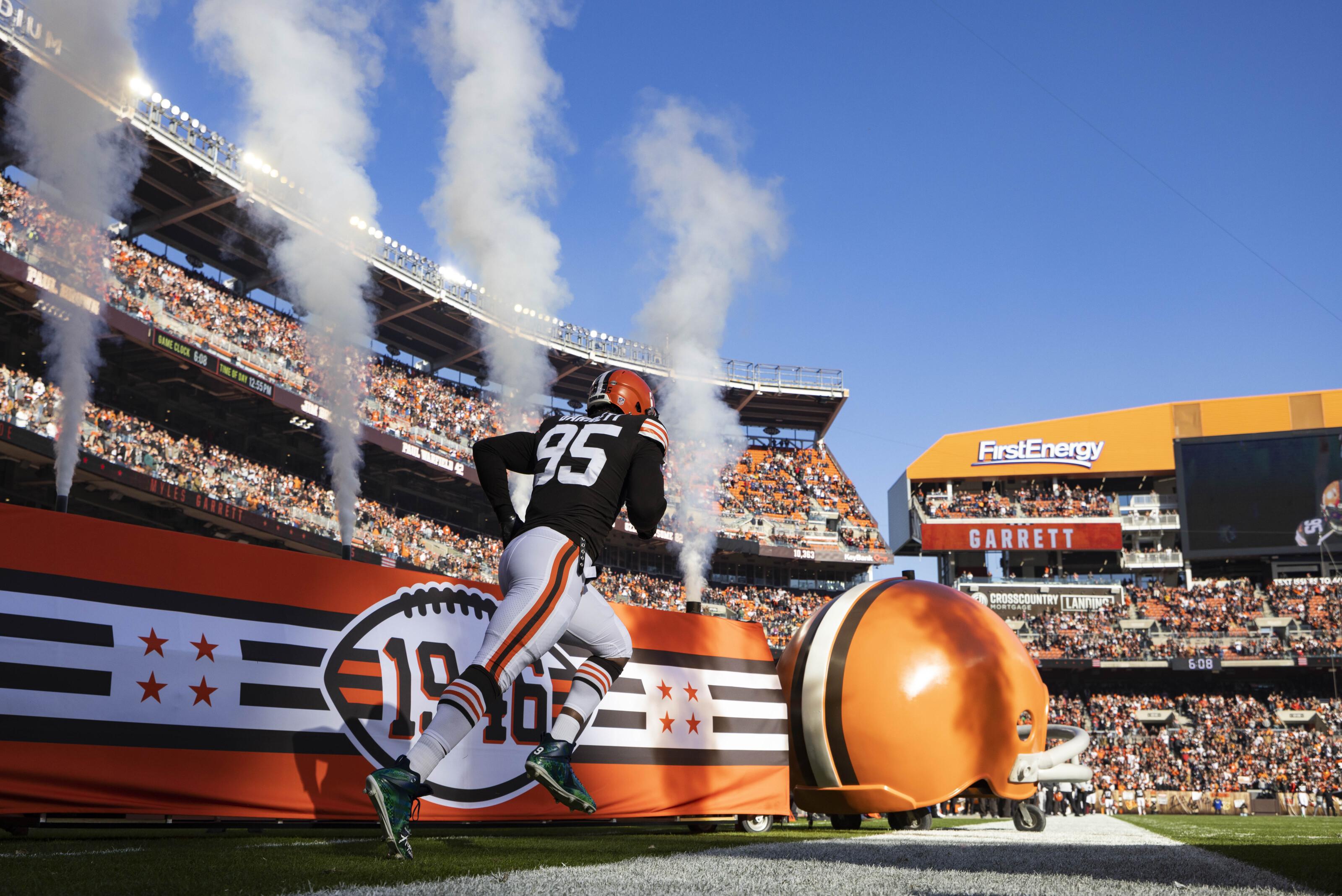 Disgruntled Browns fan does donuts, vandalizes FirstEnergy Stadium