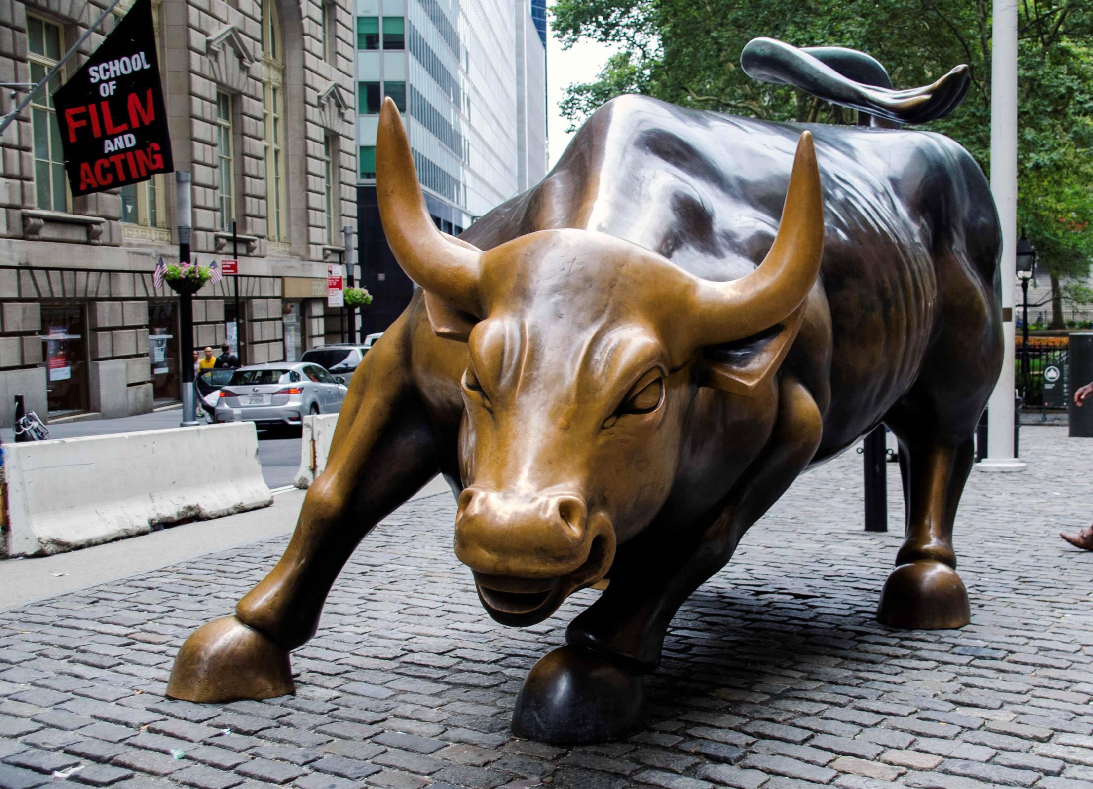 2215x1600 Free new york city wall street bull