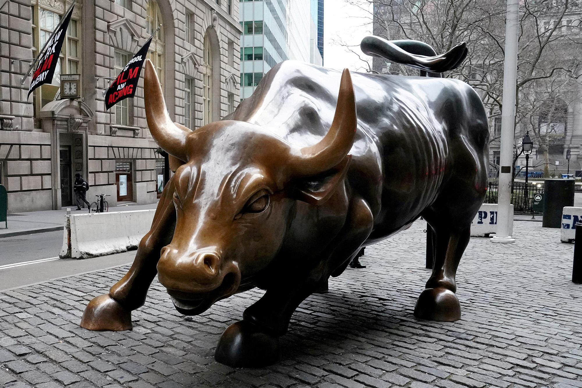 2000x1333 Tourists believe NYC landmark delivers good fortune