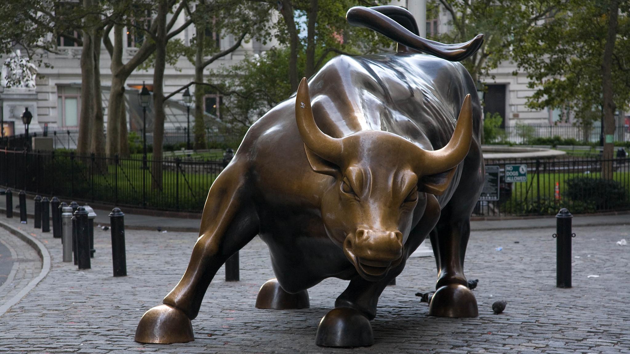 2048x1152 Wall Street Bull Wallpaper and Background 4K, HD, Dual Screen