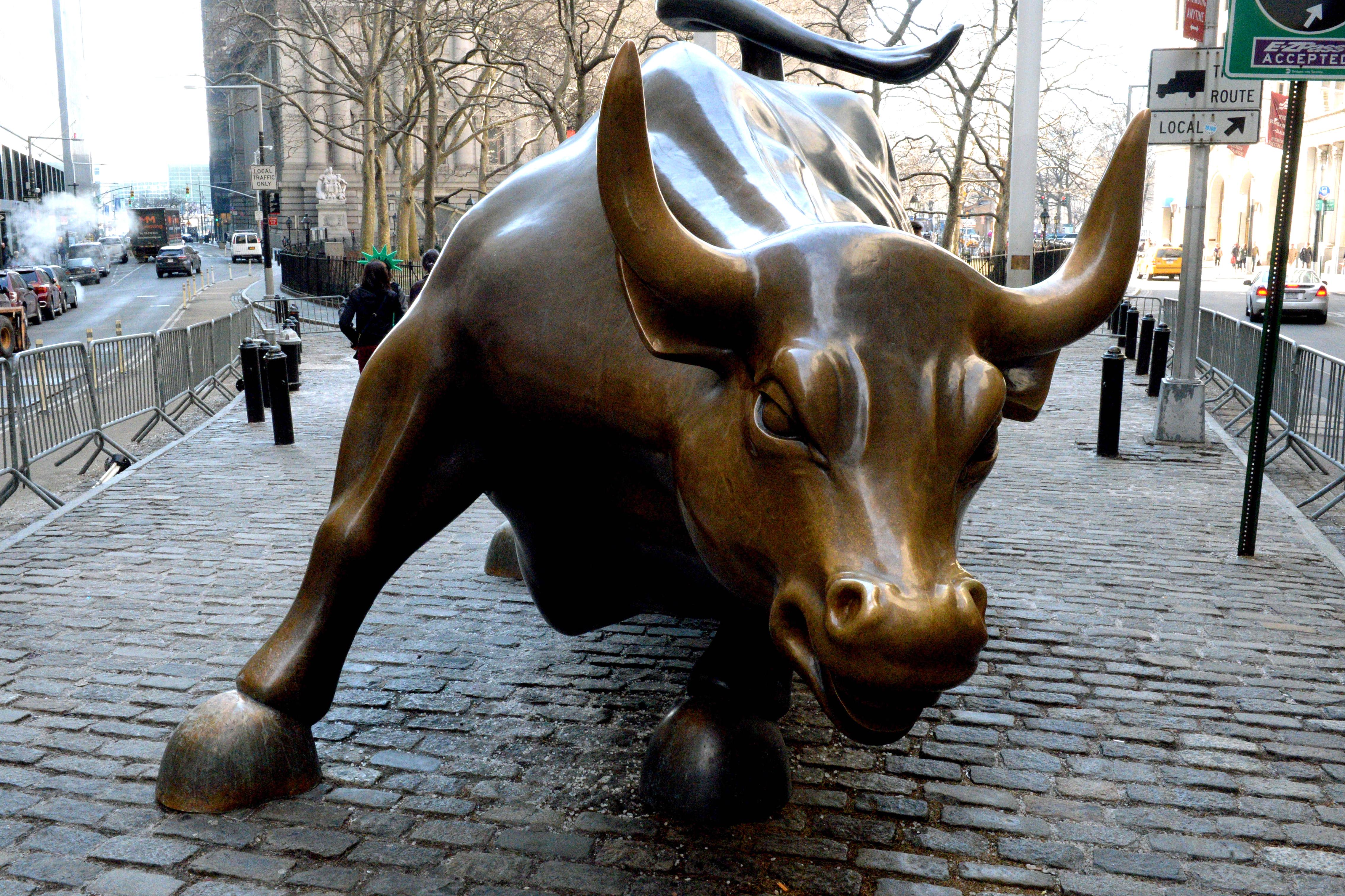4540x3027 Free market: Barricades around Wall Street Bull go down
