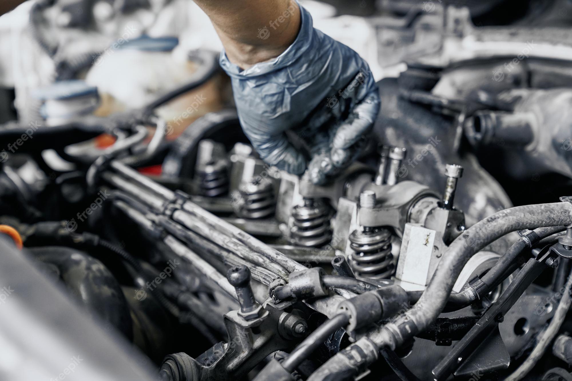 2000x1334 Diesel Mechanic Image