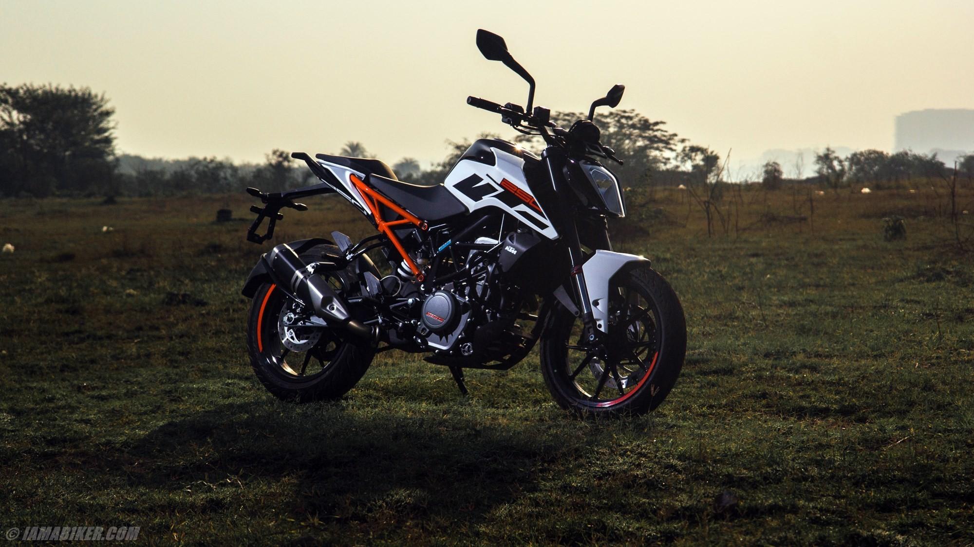 2000x1125 KTM Duke 250 HD wallpaper
