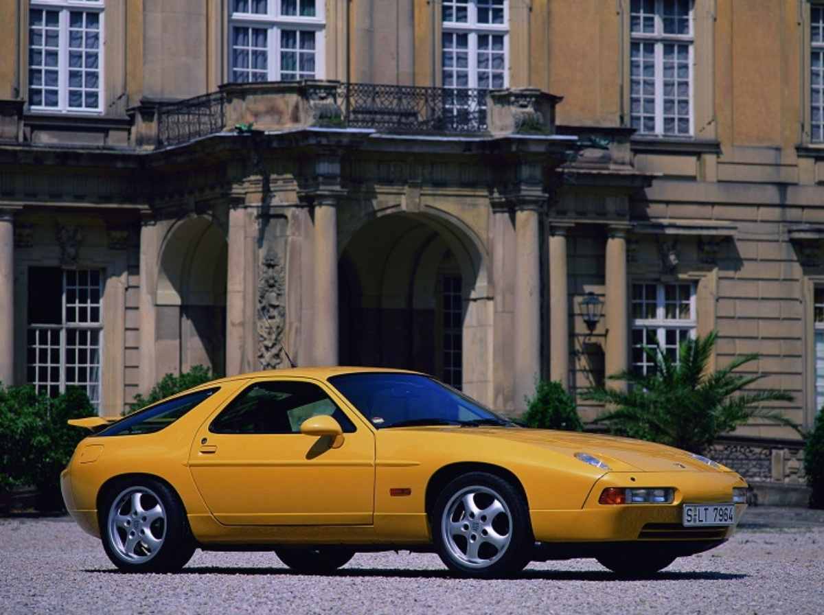1200x896 A look back at Porsche 928 modifications, specs and design changes
