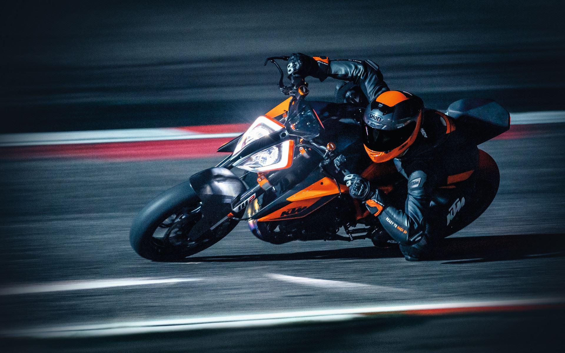 1920x1200 KTM 1290 Super Duke R [Specs & Info]