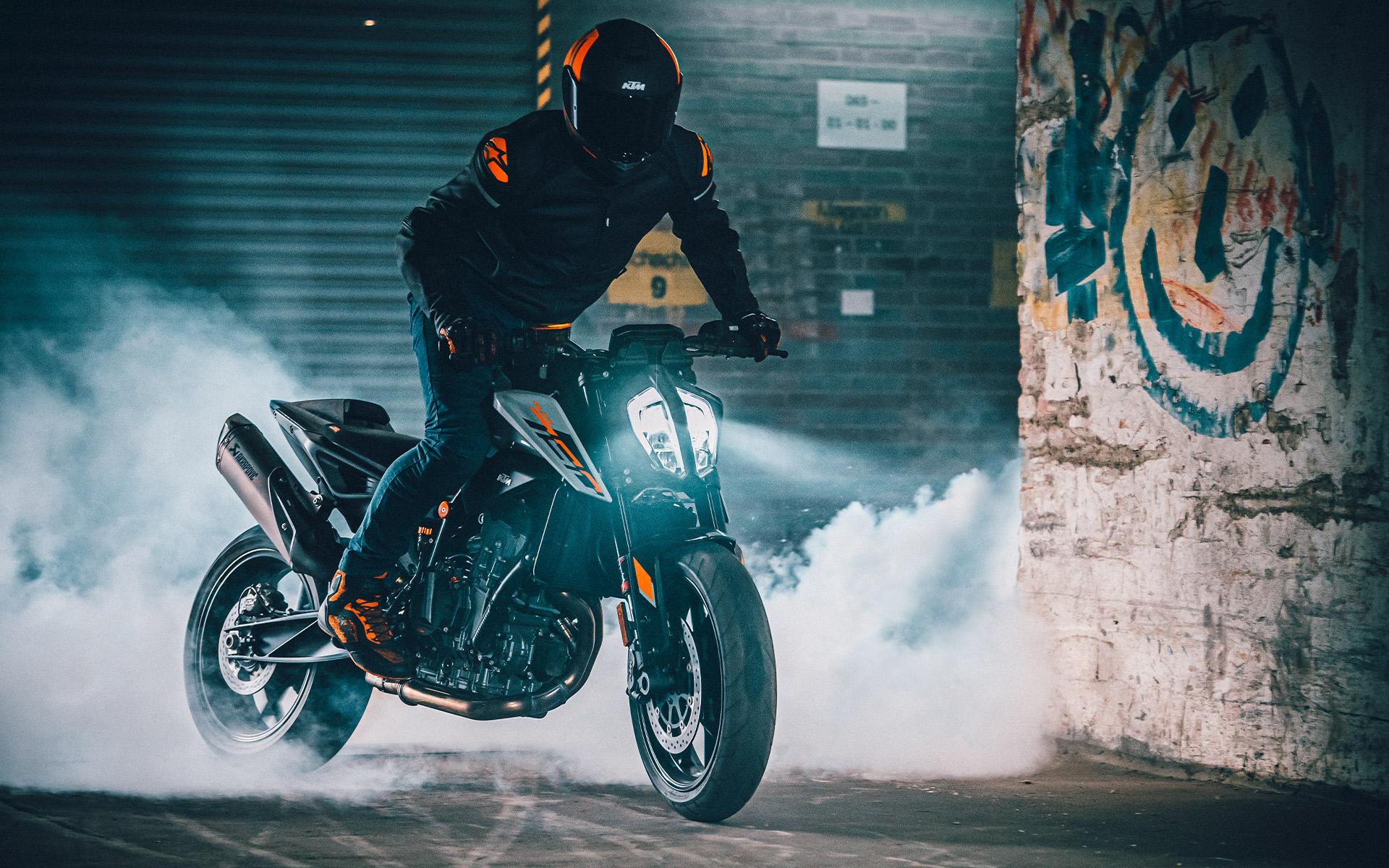 1920x1200 Naked Bike
