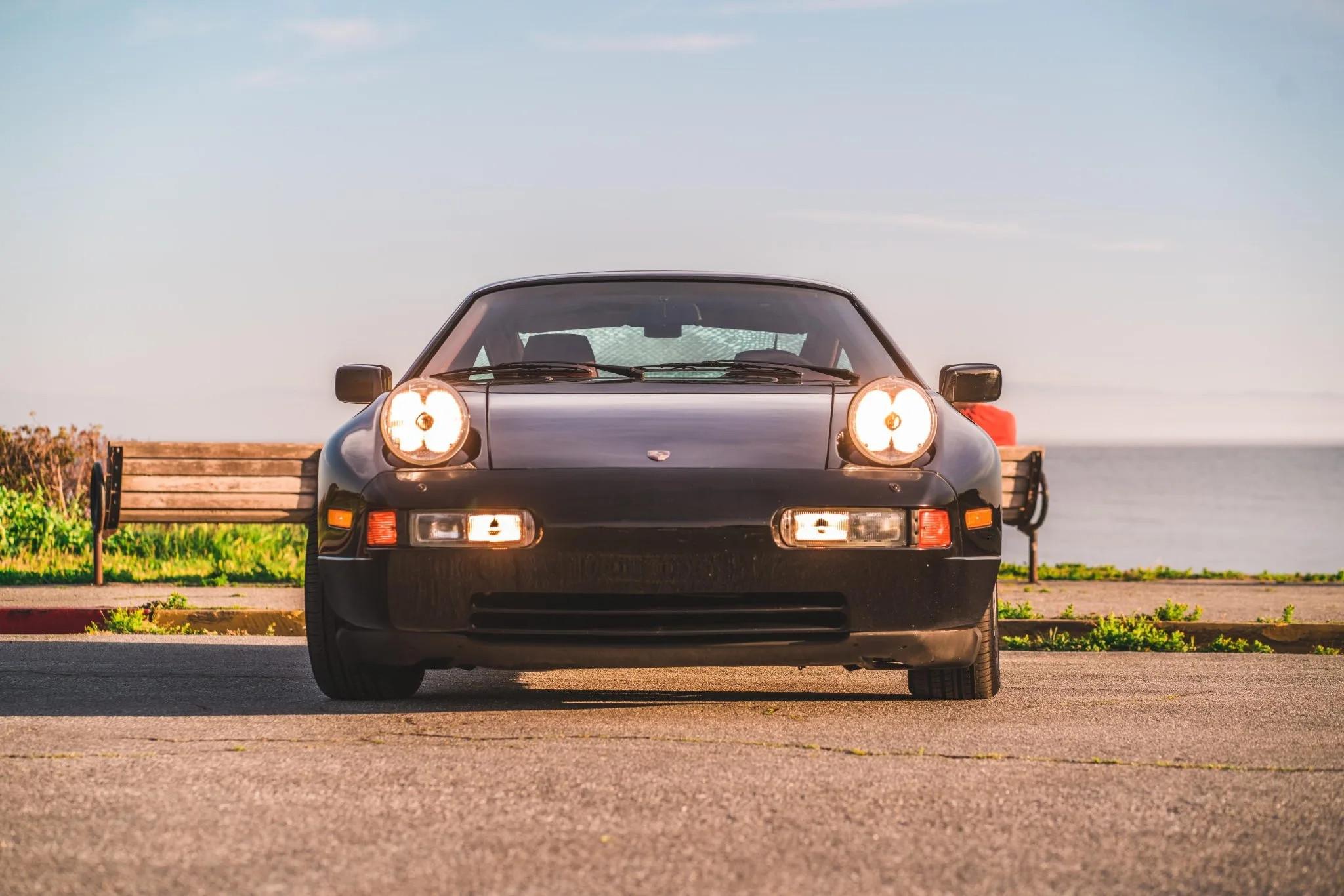 2048x1366 The 928: Porsche's First V8 Production Car