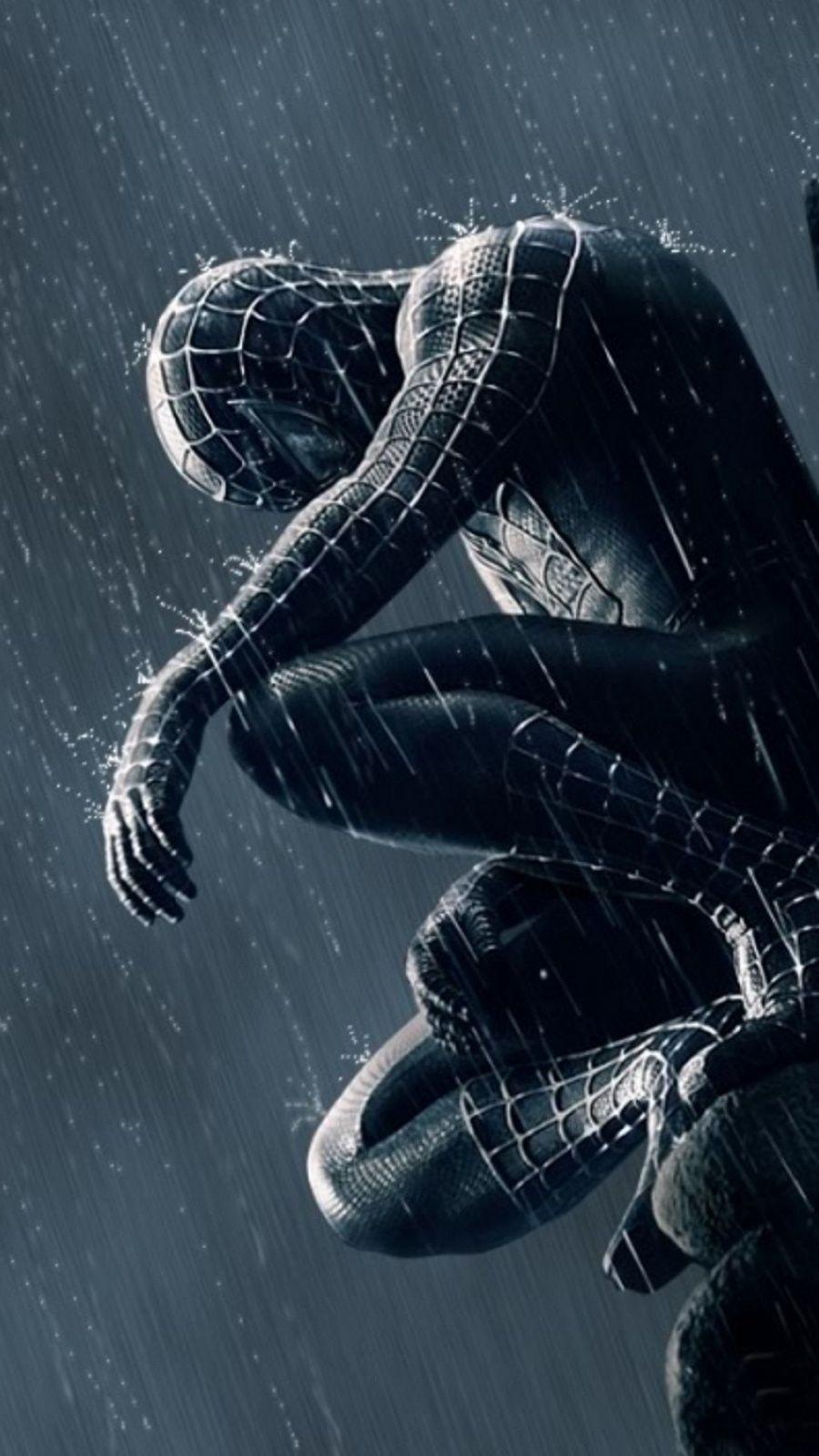 900x1600 Spider Man In The Rain Mobile Wallpaper