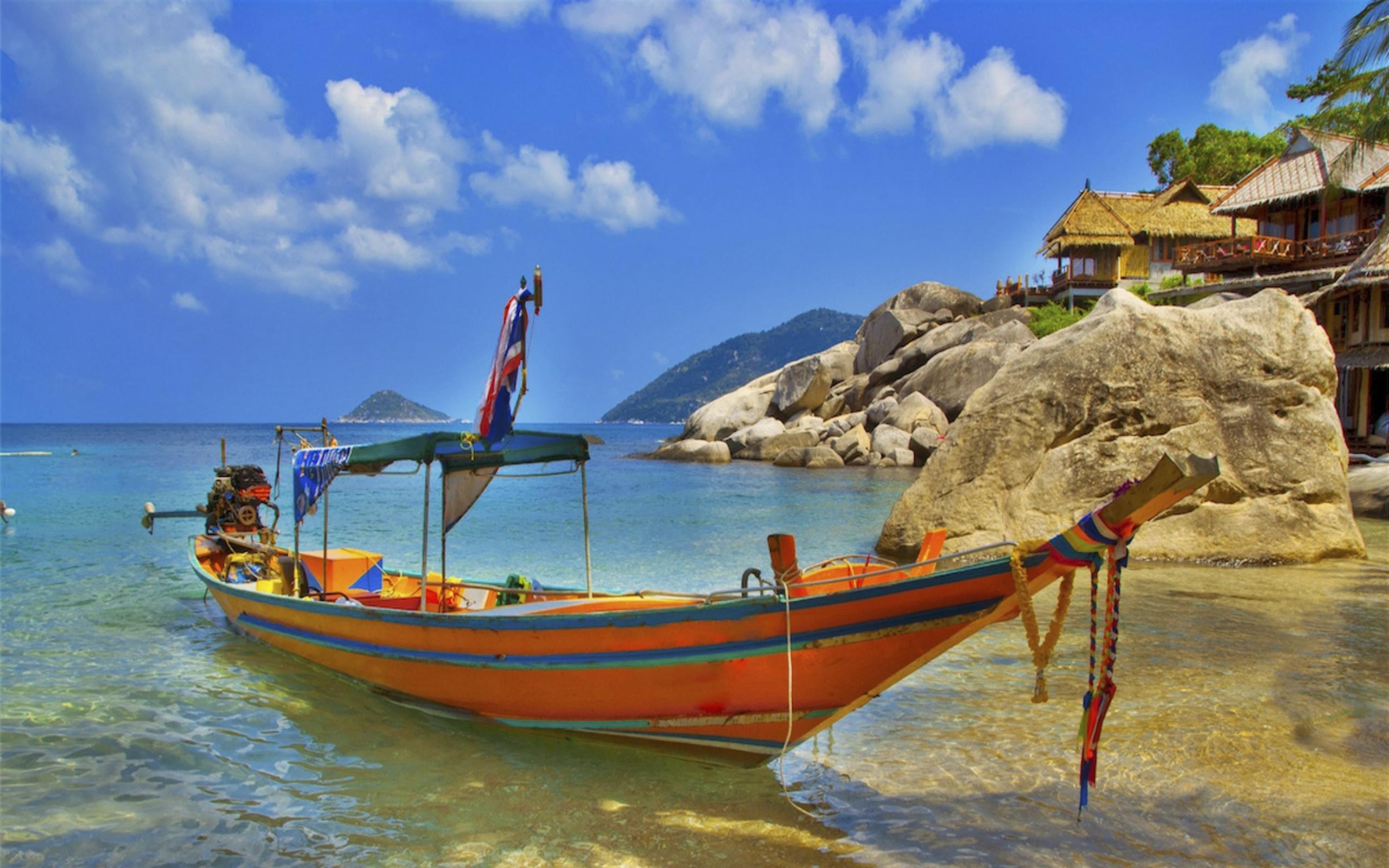 2560x1600 Boat Ashore At A Resort In Thail HD Wallpaper 500487 :