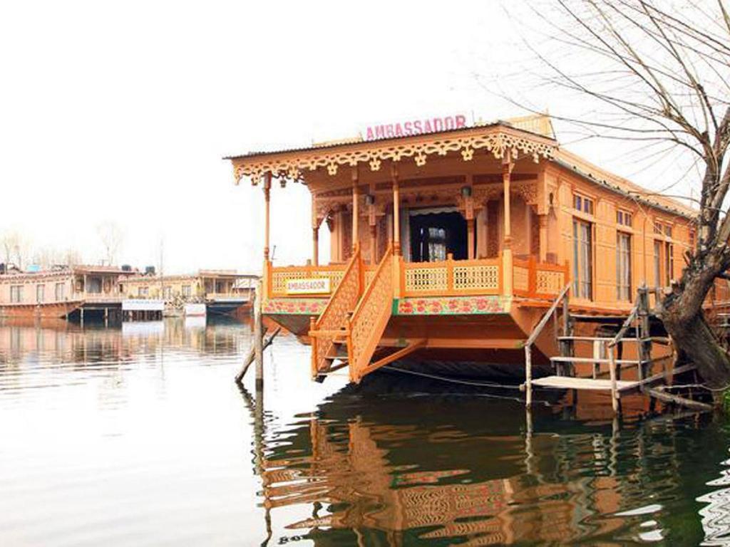 1024x768 Houseboat Ambassador Hotel (Srinagar), Photo & Reviews