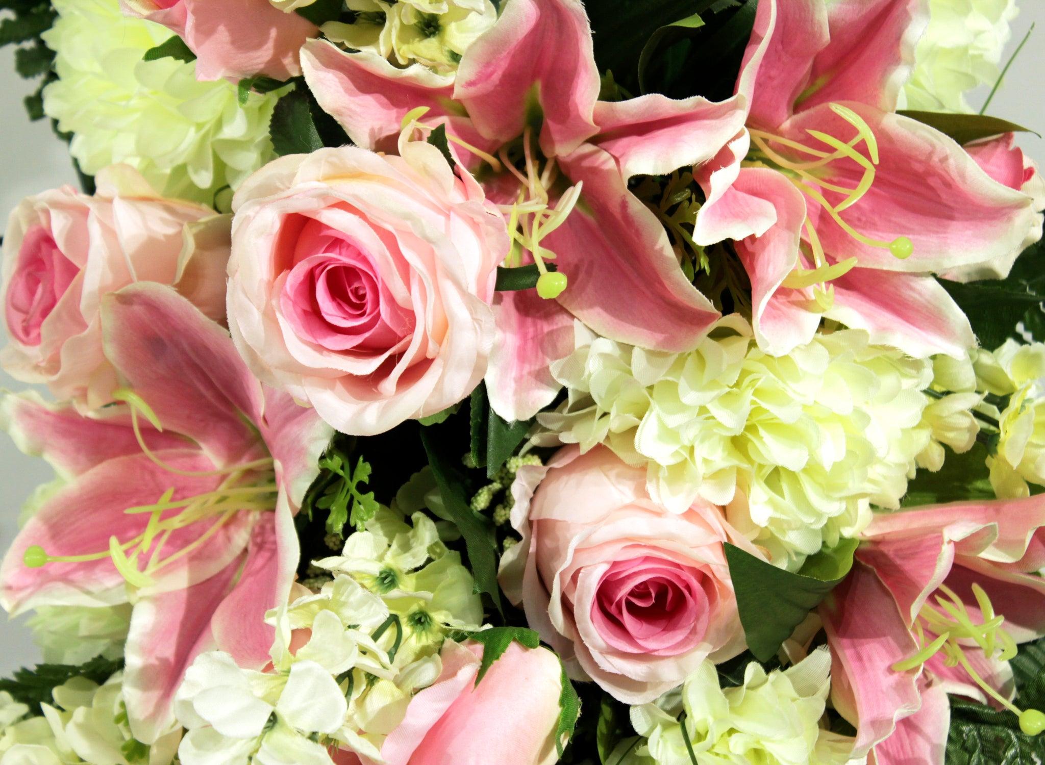 2048x1500 Funeral Floweres
