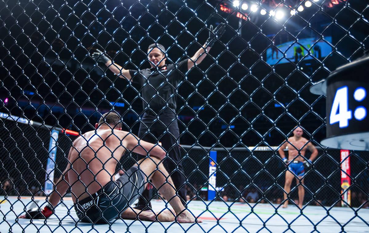 1200x759 Nick Diaz Loses By TKO To Robbie Lawler At UFC 266 In Las Vegas. Las Vegas Review Journal