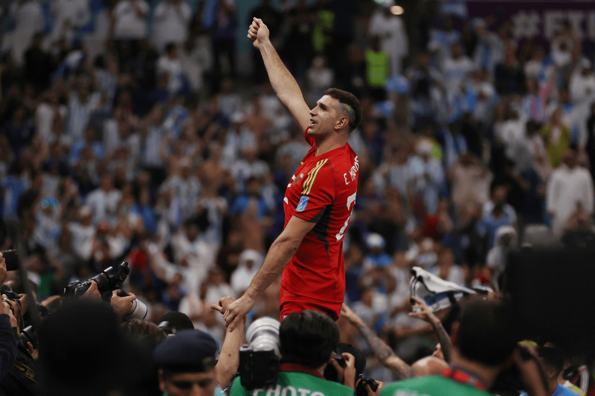 1200x800 Dibu Martinez: Argentine Keeper's Rise + Nickname Origin