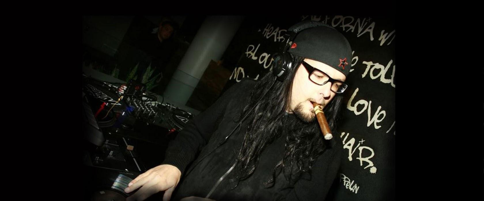 1680x700 Jonathan Davis