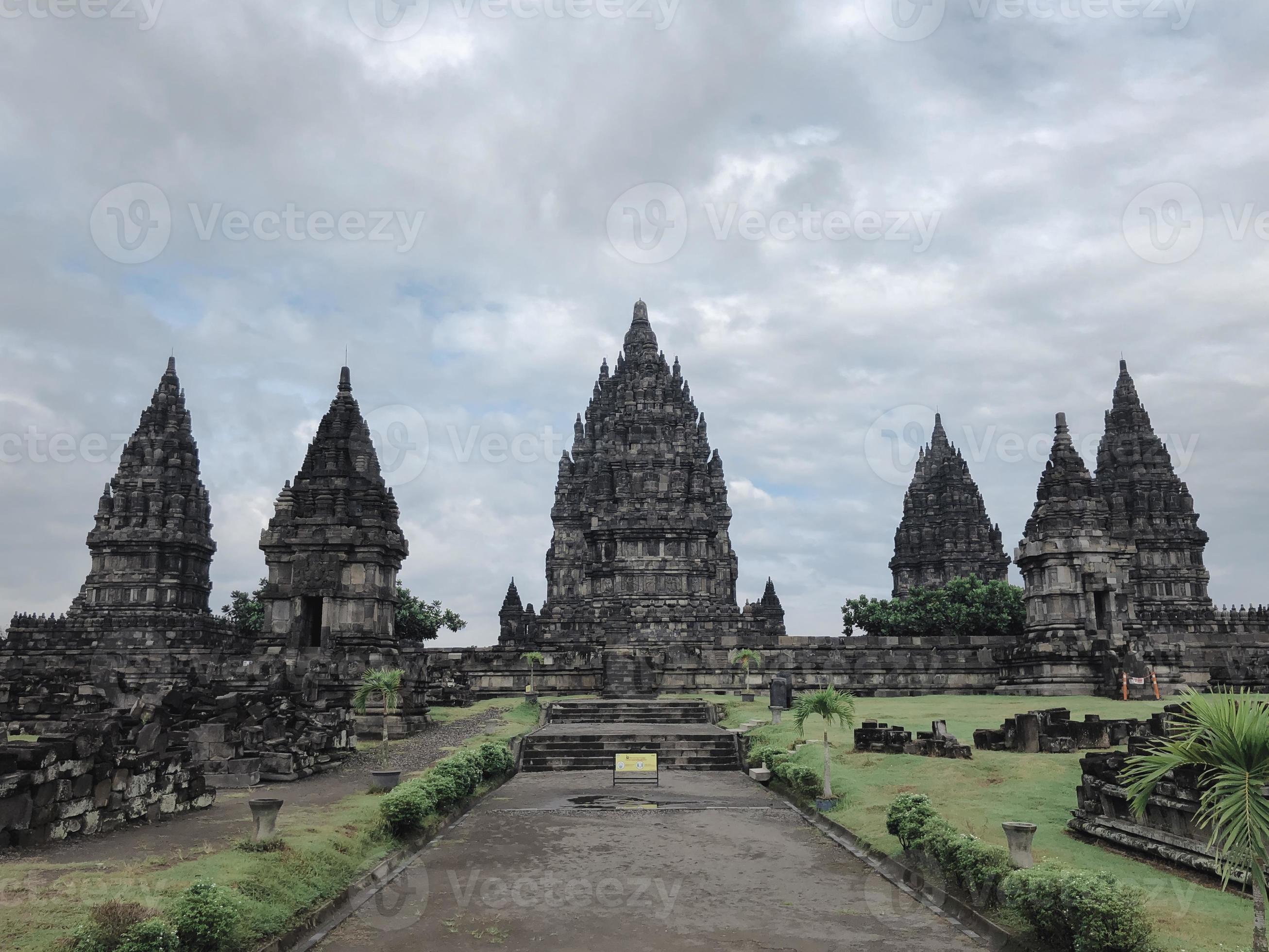 2613x1960 Shrine of Prambanan Hindu temple compound included in world heritage list. Yogyakarta, Central Java, Indonesia