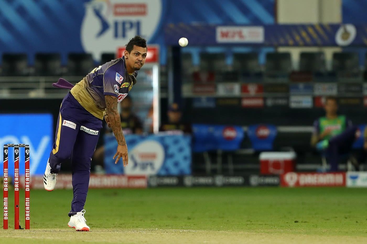 1400x933 Sunil Narine bowls