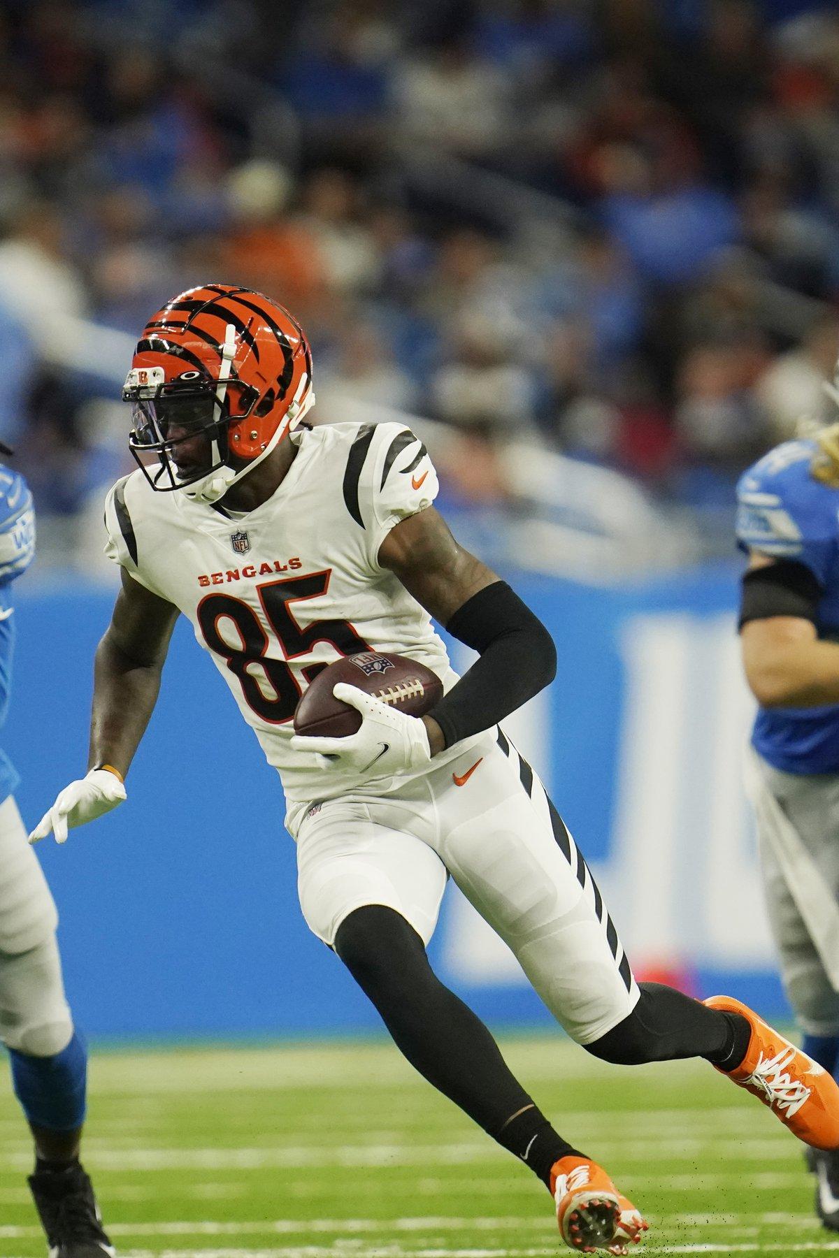 1200x1800 Joe Burrow Throws 3 TDs As Bengals Rout Winless Lions 34 11